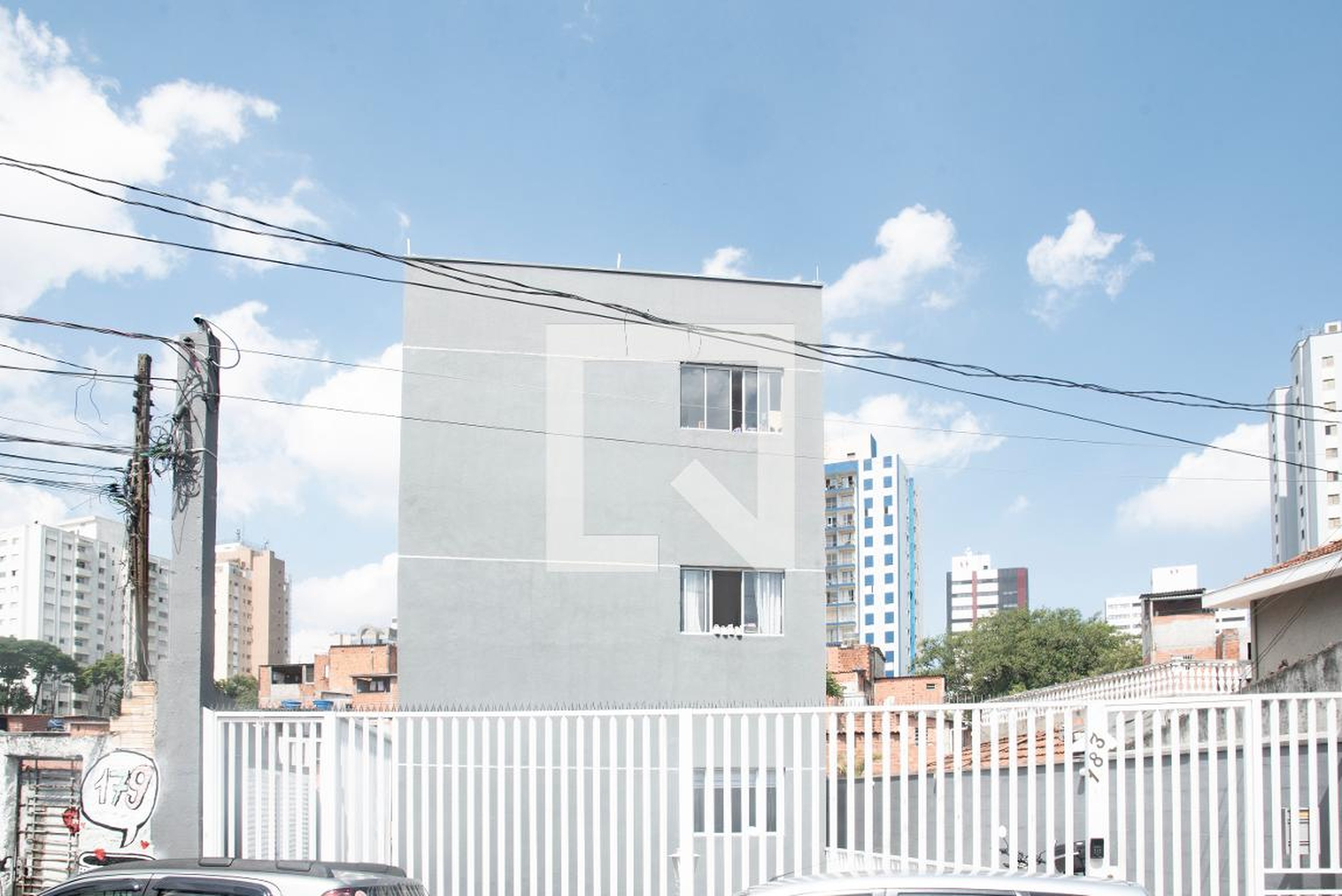 Fachada Condomínio em Rua Capitão Leovigildo Silvério Gomes dos Reis, 183