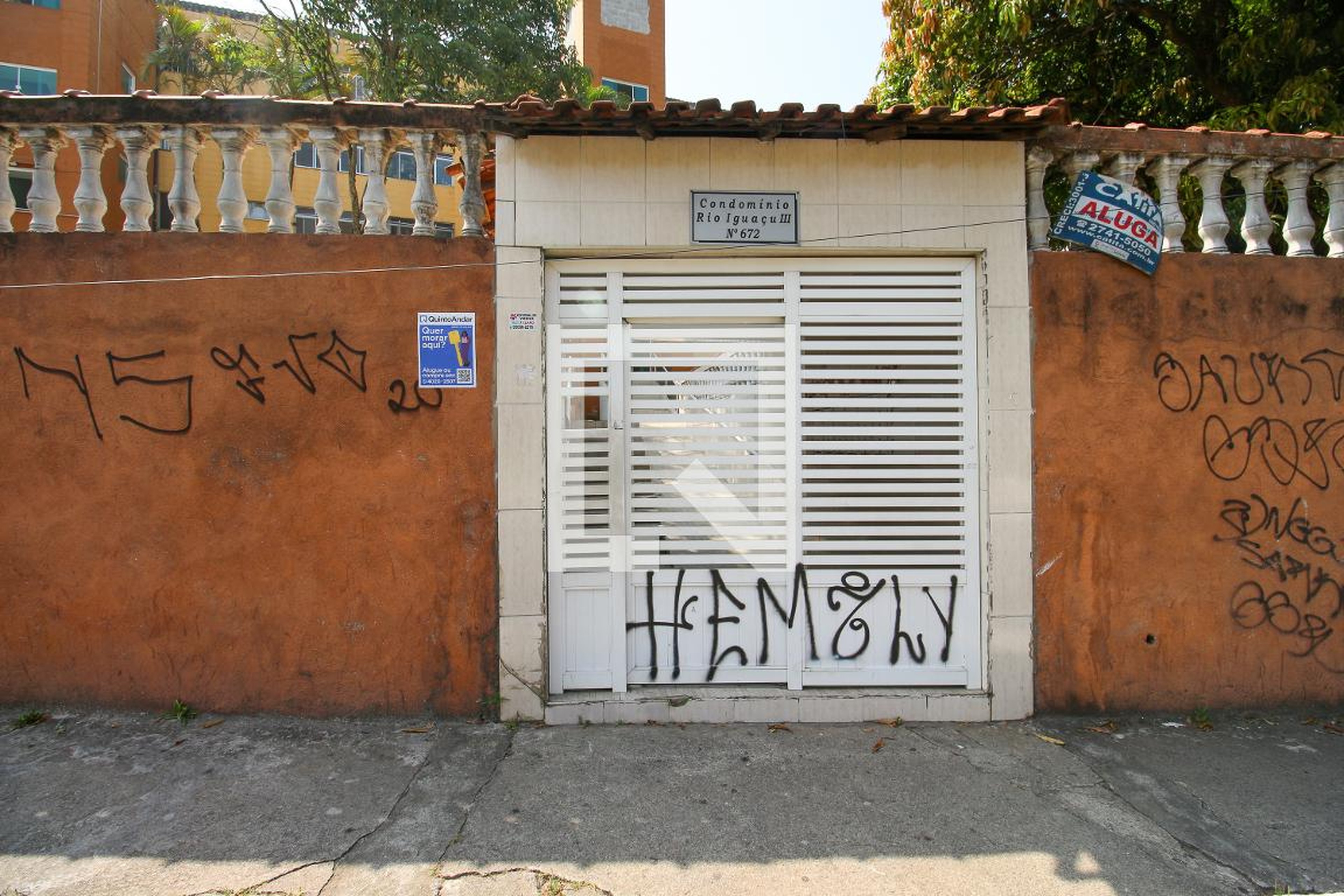 Fachada Condomínio em Avenida Professor João Batista Conti, 176