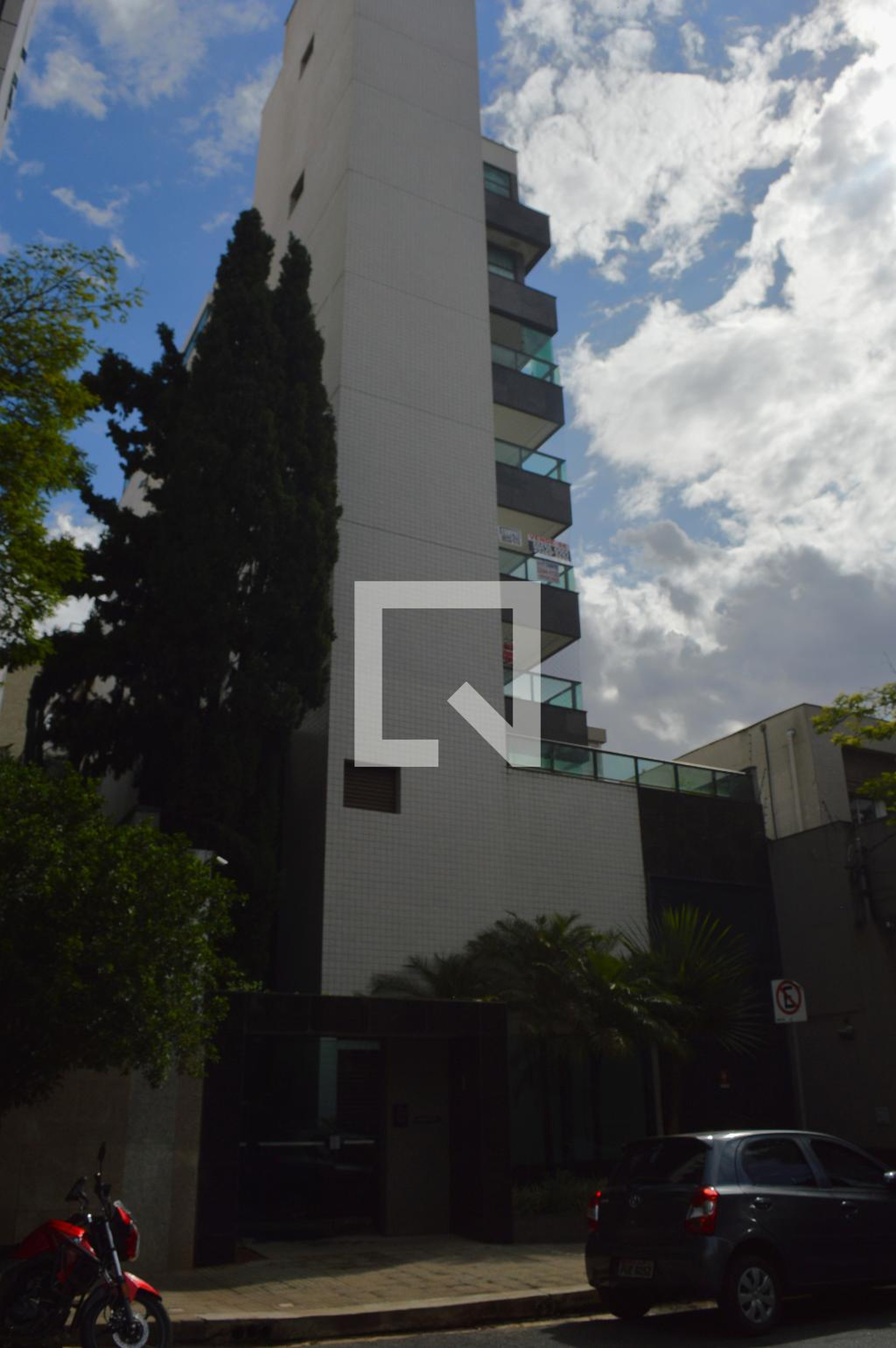 Fachada Condomínio em Rua Herculano de Freitas, 817