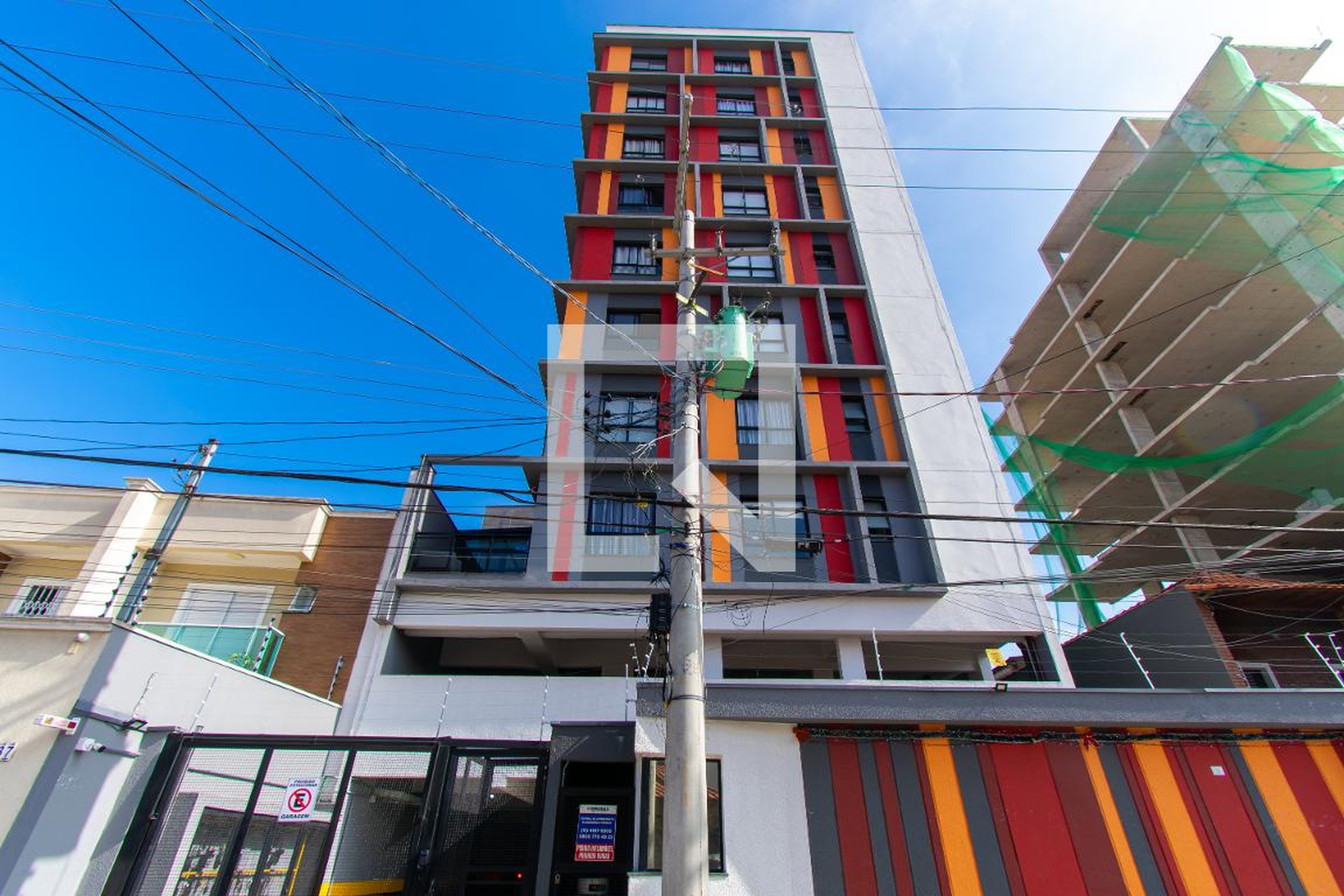 Fachada Condomínio em Rua Ingaíbos, 49