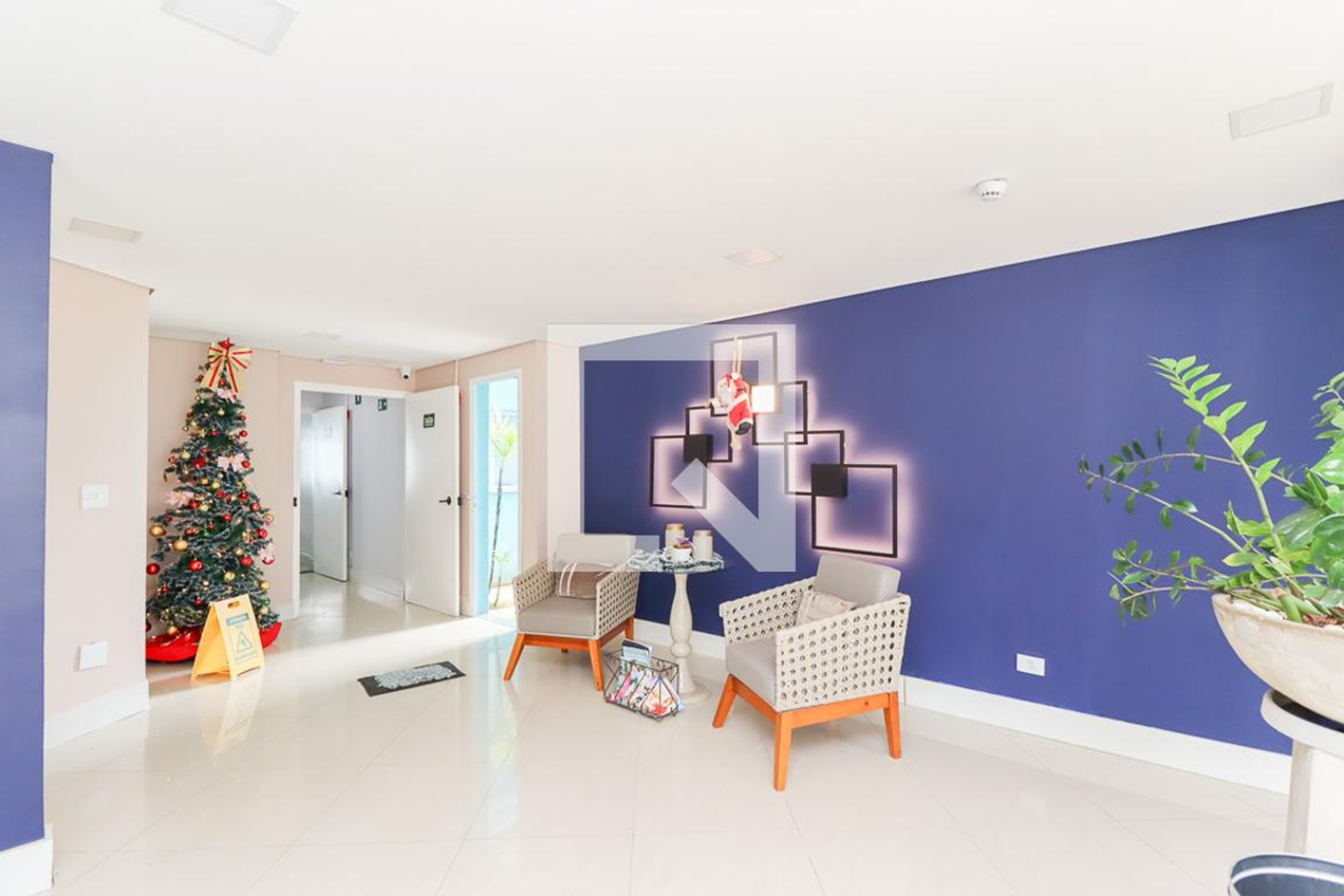 Hall de Entrada Condomínio em Avenida Shishima Hifumi, 2828