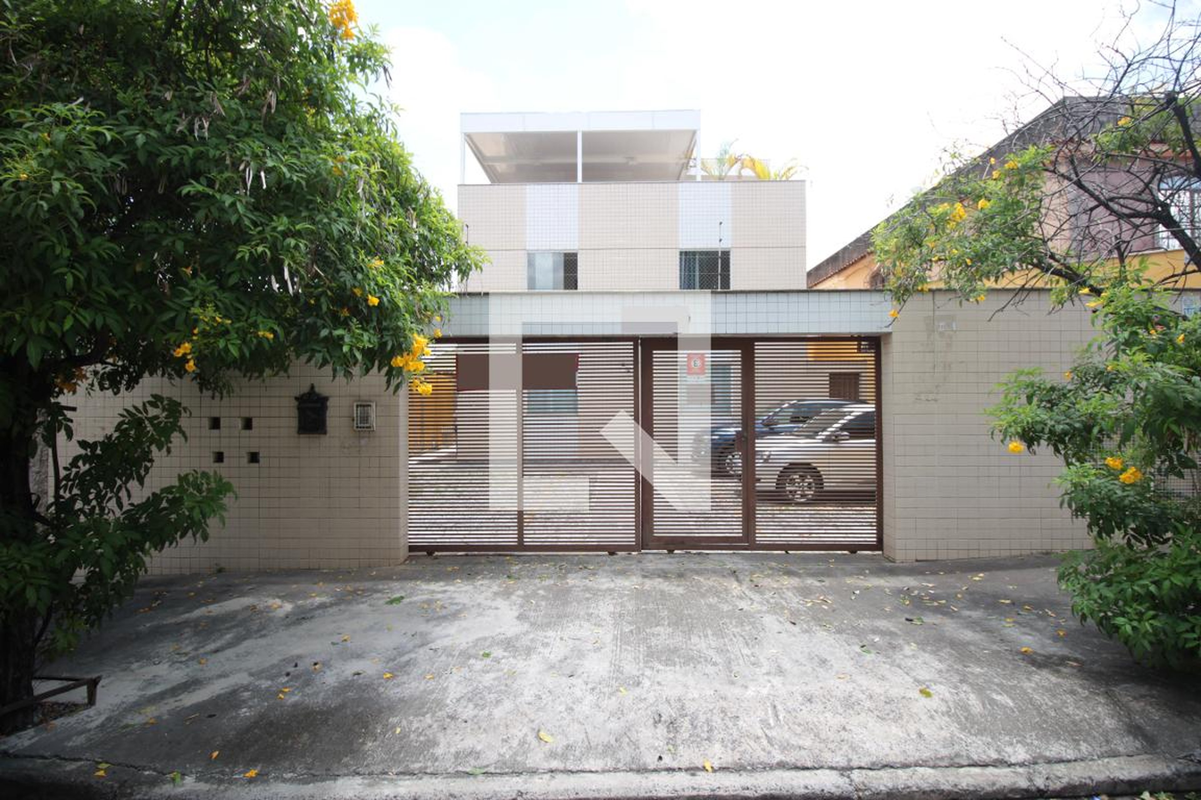 Fachada Condomínio em Rua Alair Marques Rodrigues, 1060