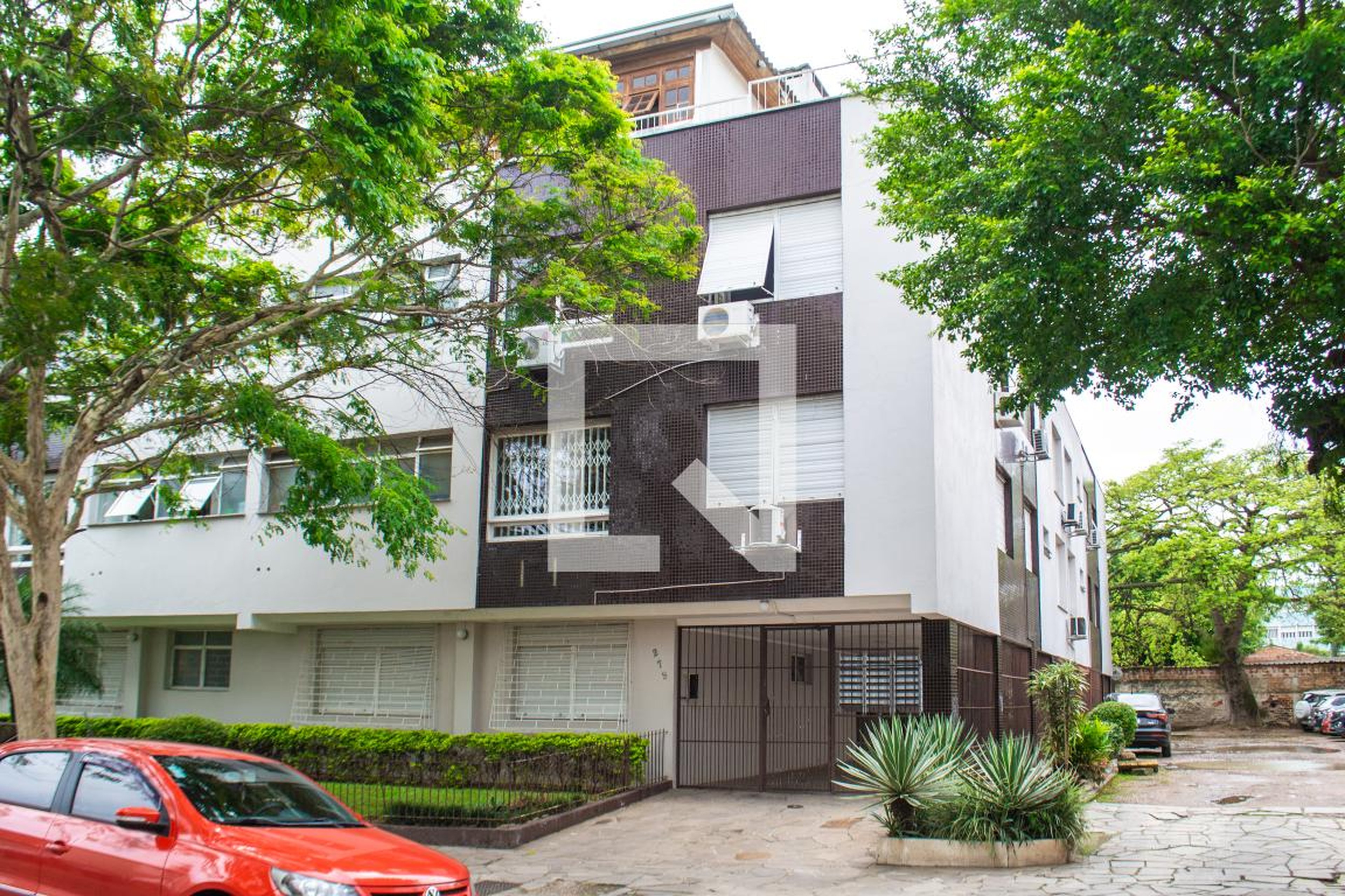 Fachada Condomínio em Rua Domingos Crescêncio, 279