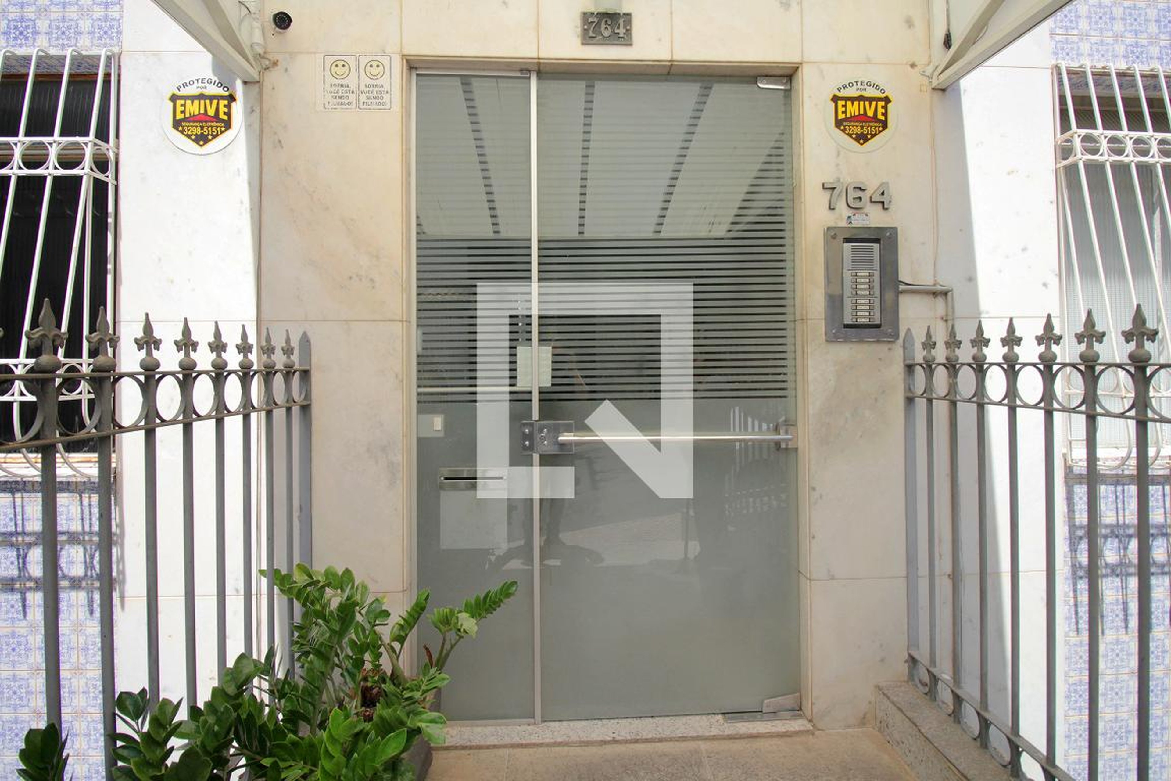 Fachada Condomínio em Rua Teixeira de Freitas, 764