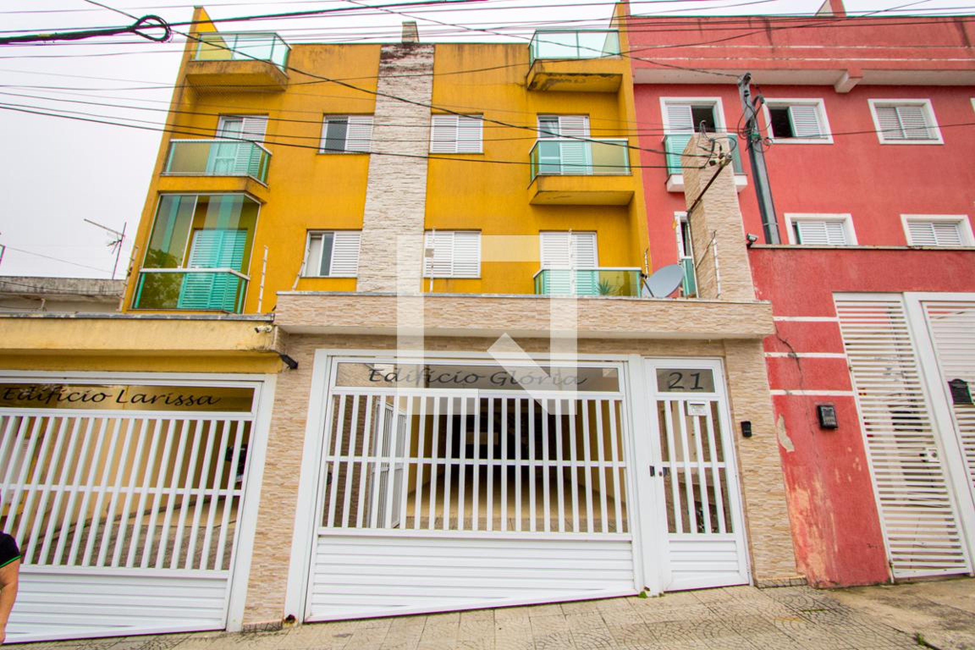 Fachada Condomínio em Rua São João, 21