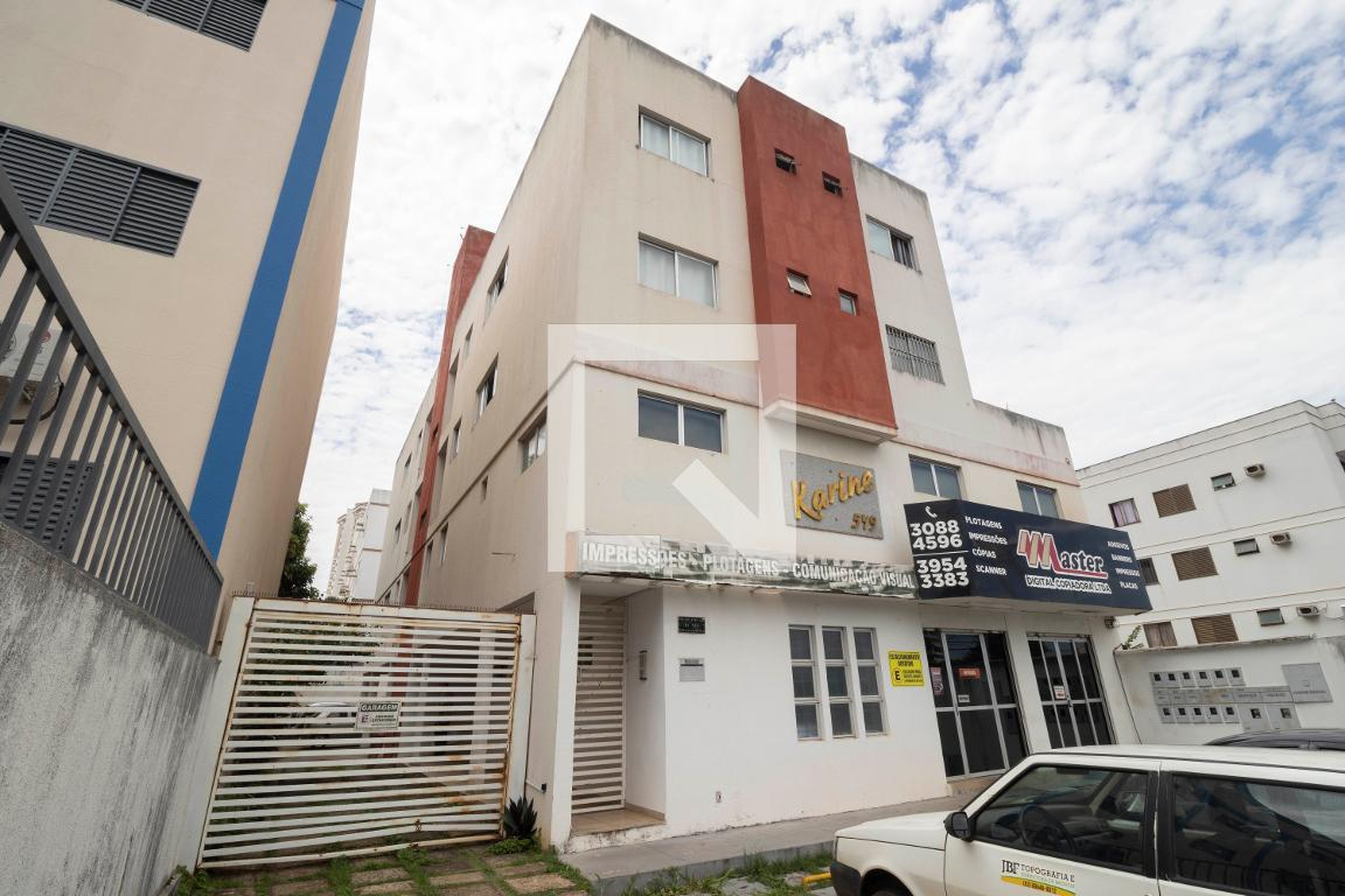 Fachada Condomínio em Rua 240, 549