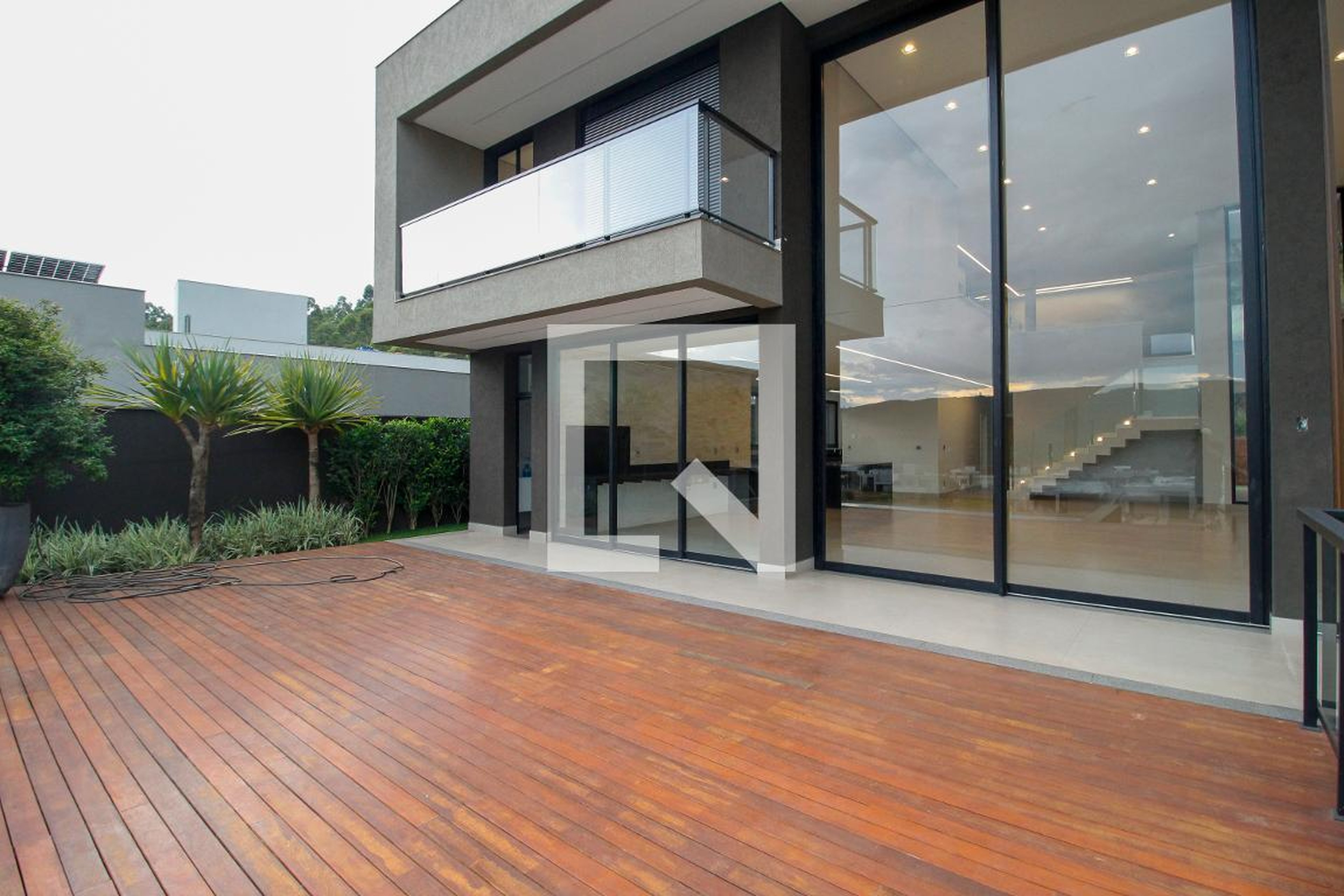 Fachada Condomínio em Rua Paranapanema, 90