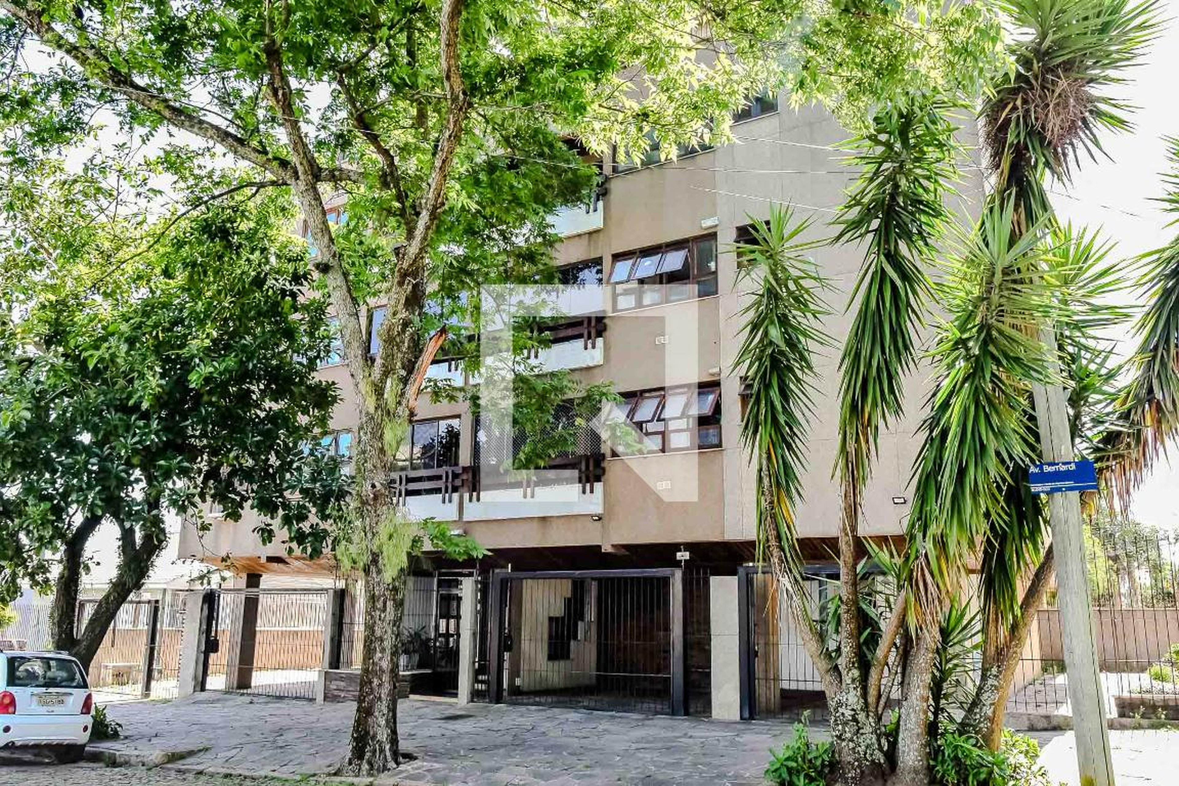 Fachada Condomínio em Avenida Bernardi, 472