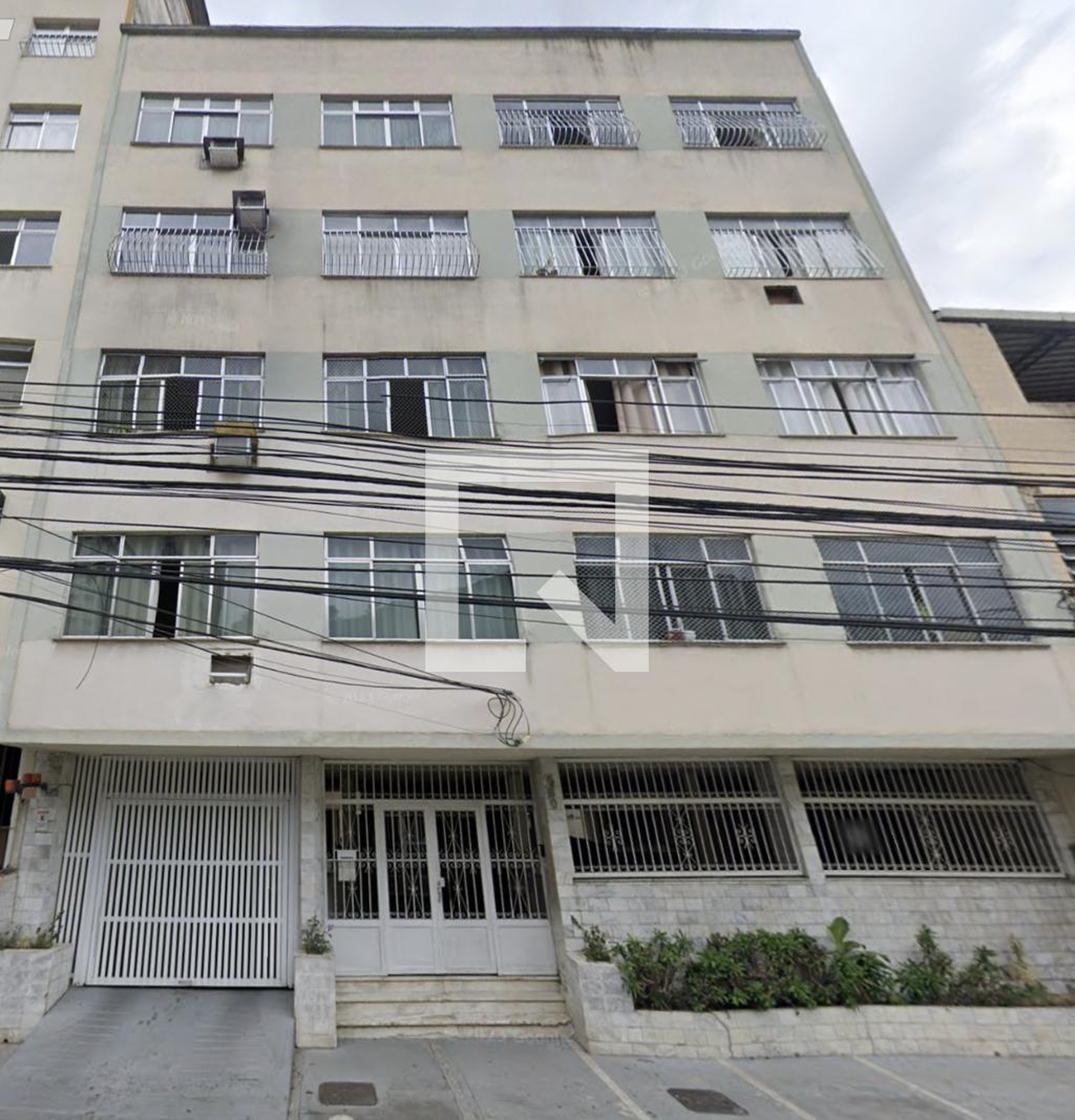 Fachada Condomínio em Rua Noronha Torrezão, 350