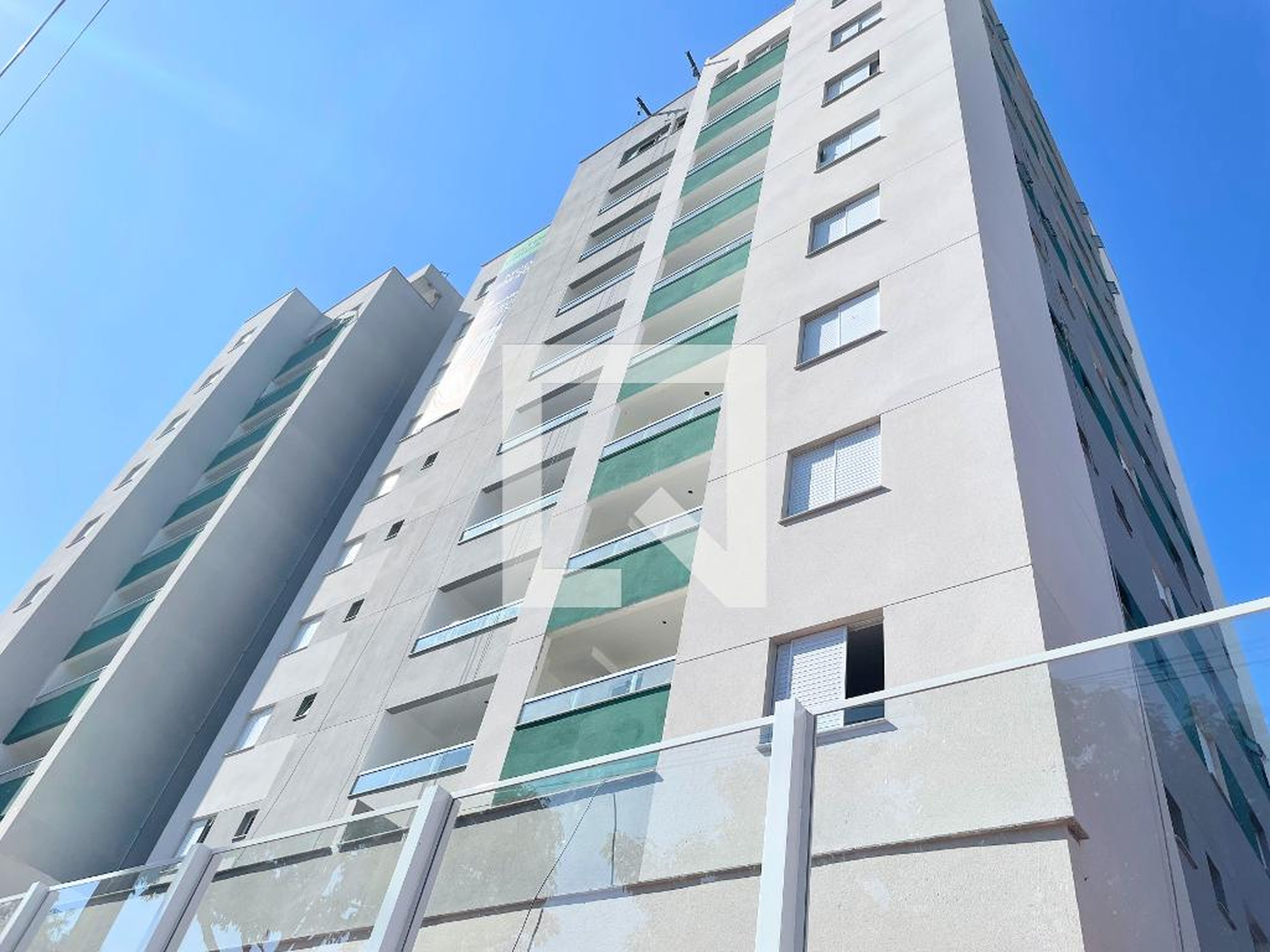 Fachada Condomínio em Rua Castelo de Ajuda, 415