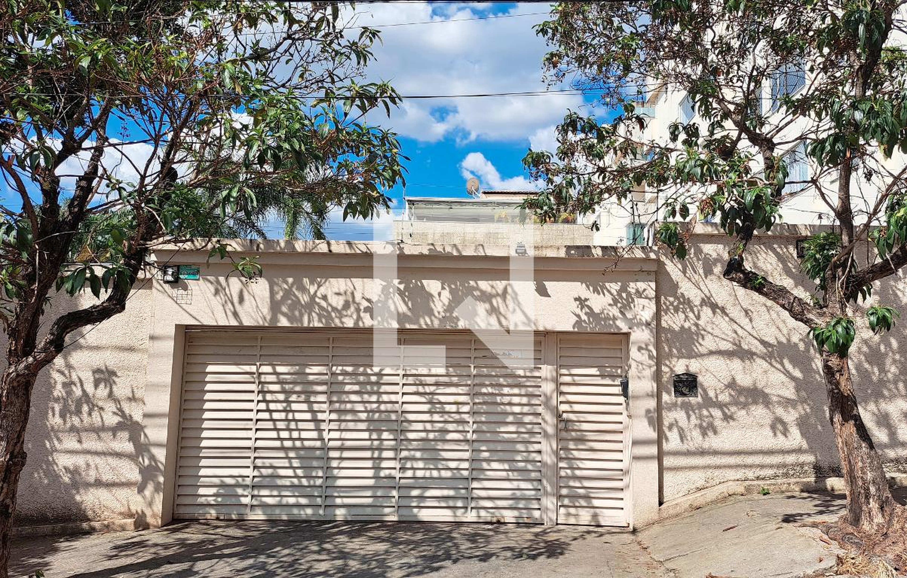 Fachada Condomínio em Rua Castelo da Beira, 356