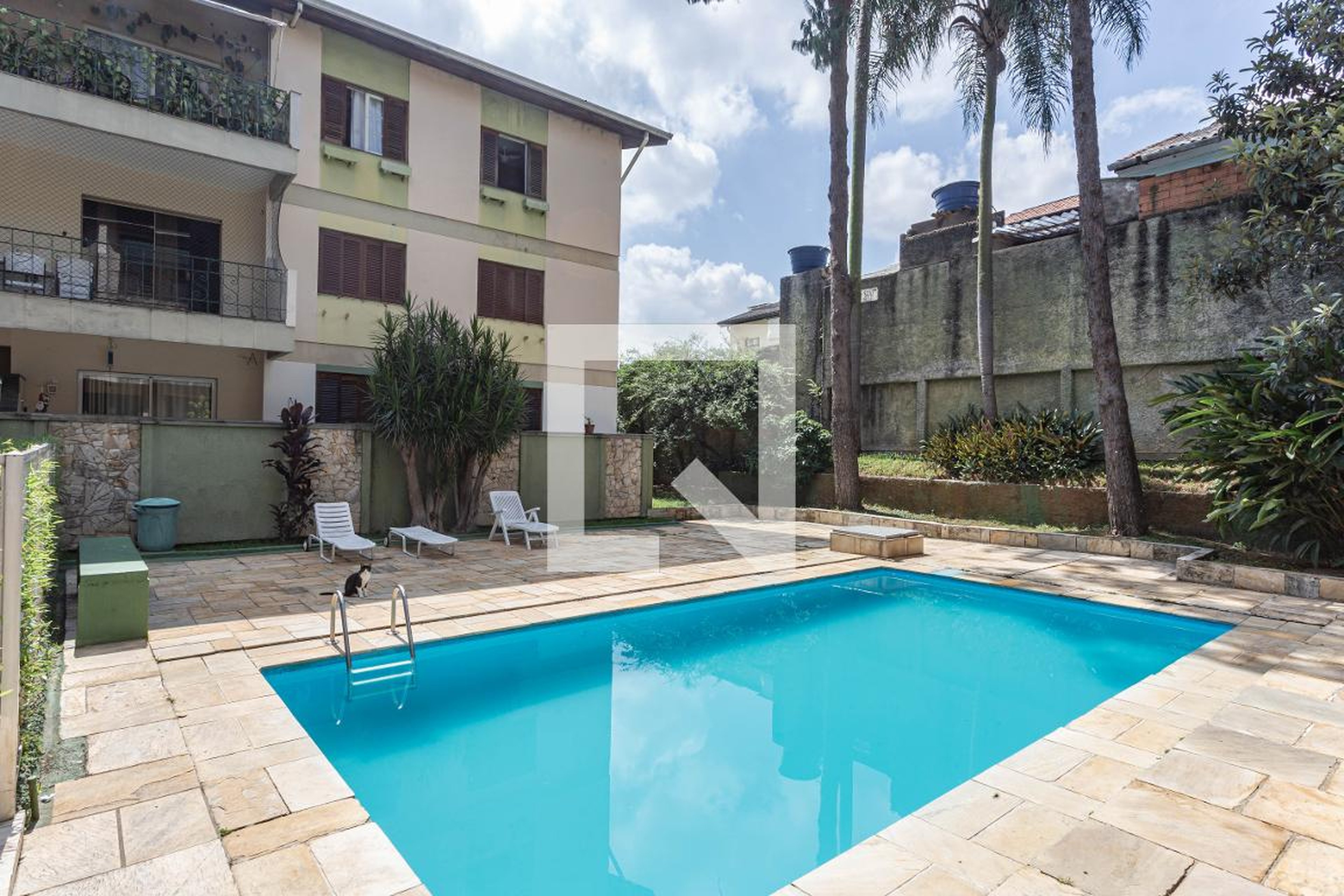 Piscina - Edifício Praça Pássaros