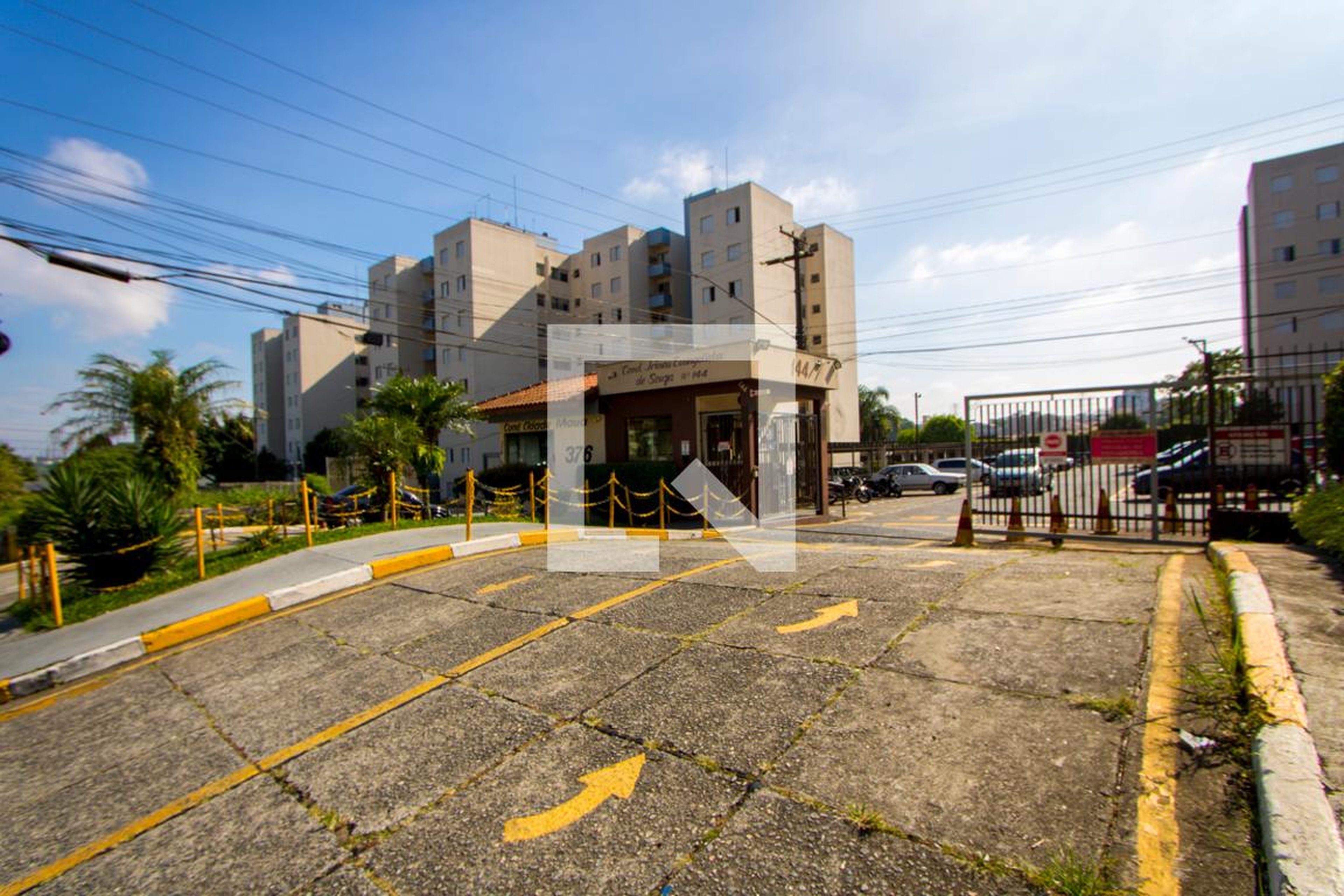 Fachada do condomínio Condomínio Irineu Evangelista de Souza