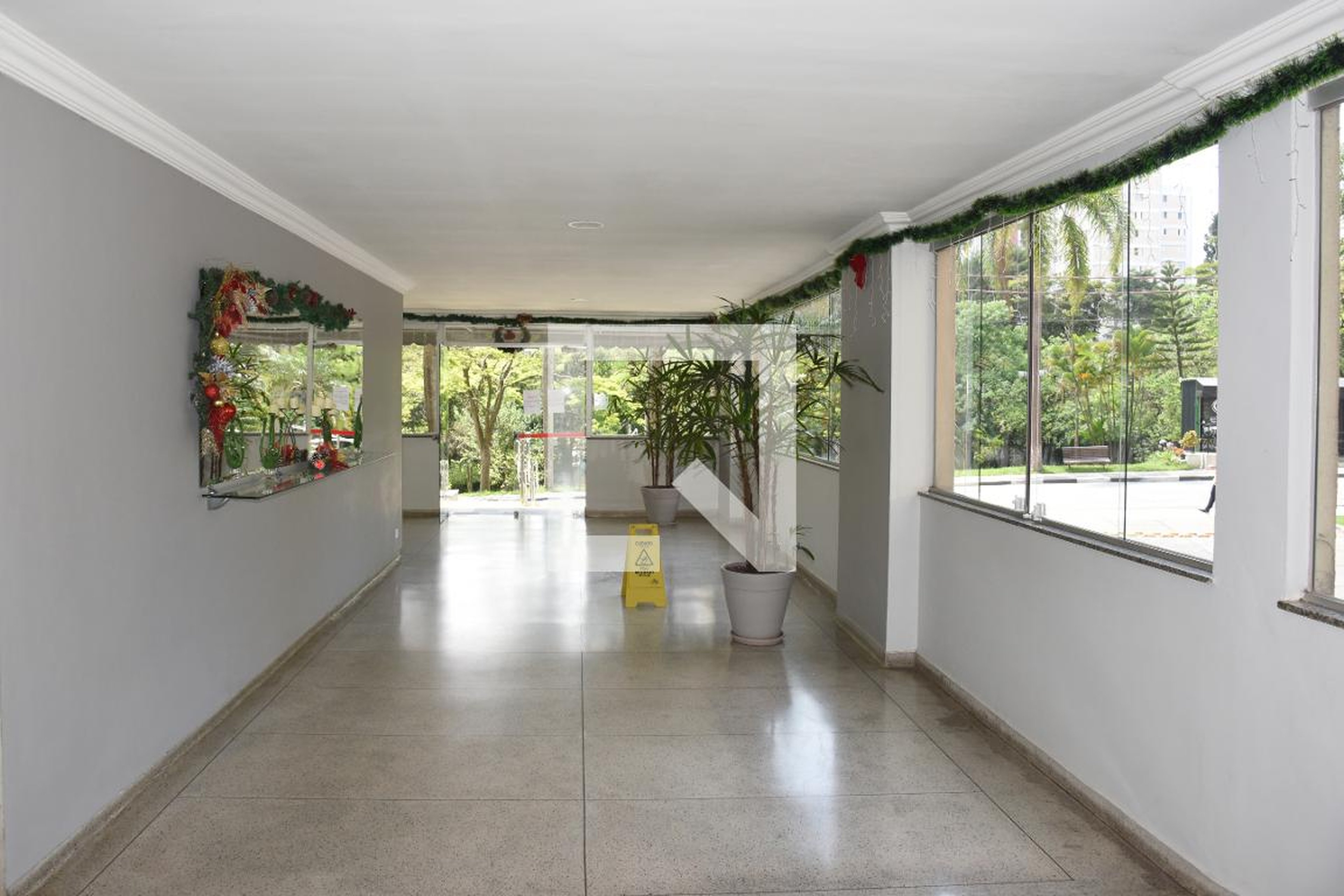 Hall social Condomínio em Rua Engenheiro José Salles, 360