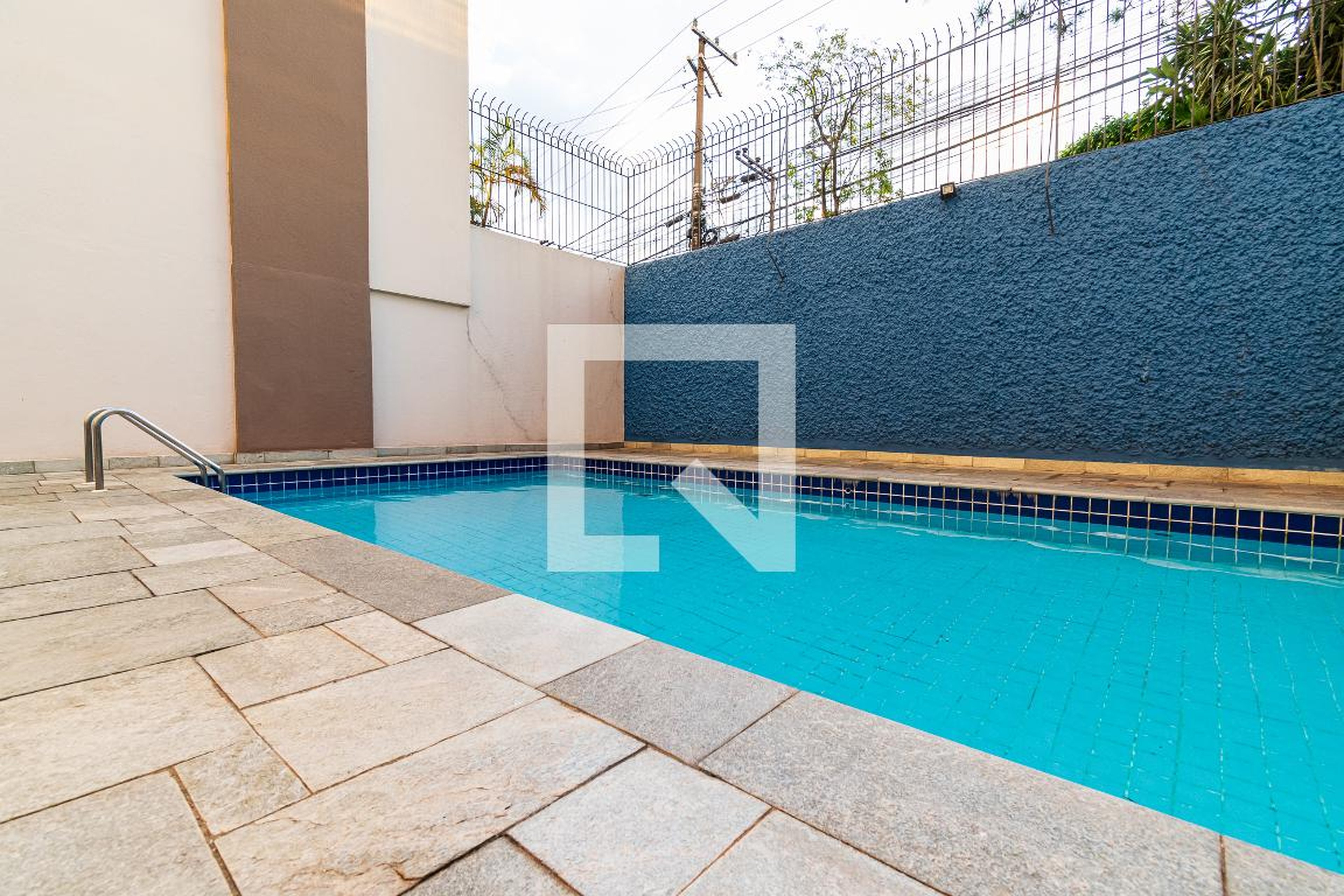 Piscina - Edifício Carlos Eduardo