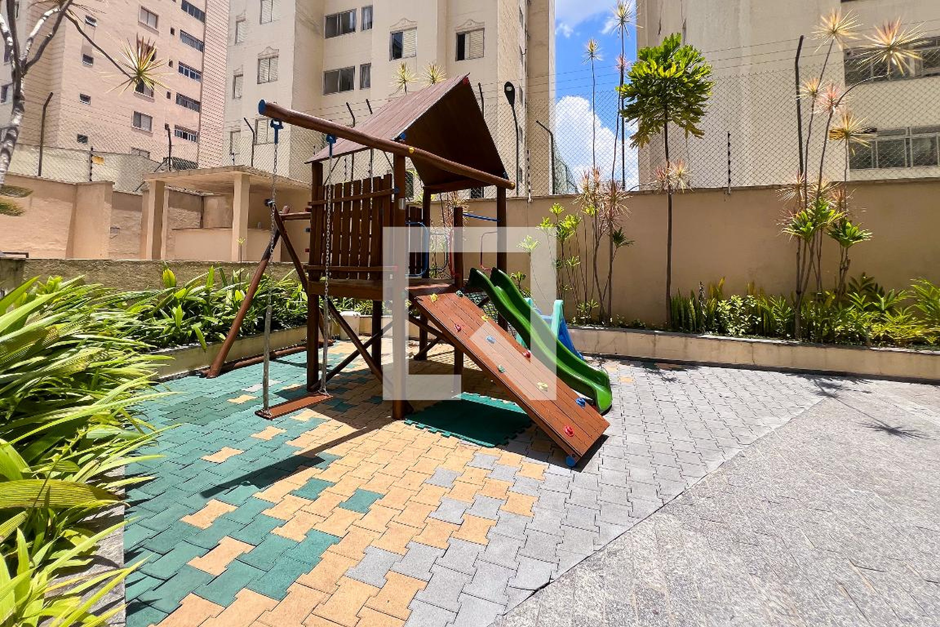 Playground - Edifício Via Apia