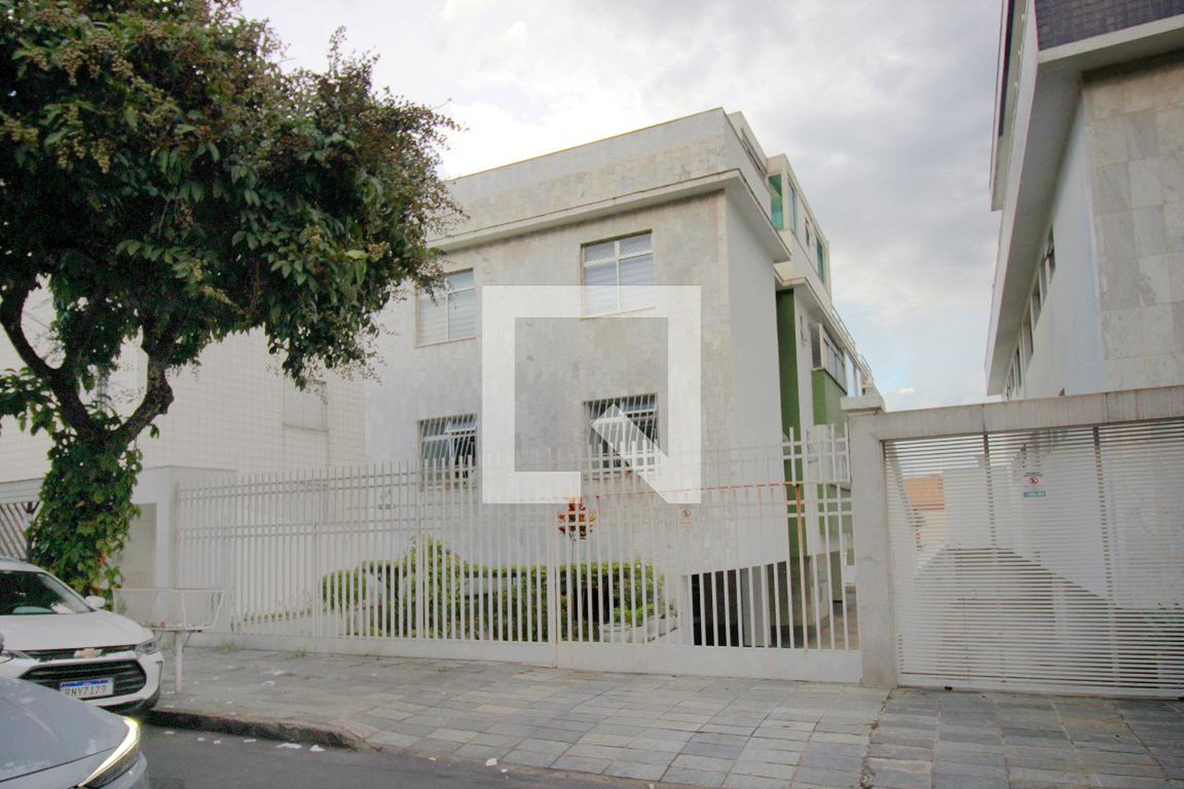 Fachada do Prédio Condomínio em Rua Joviano Naves, 326