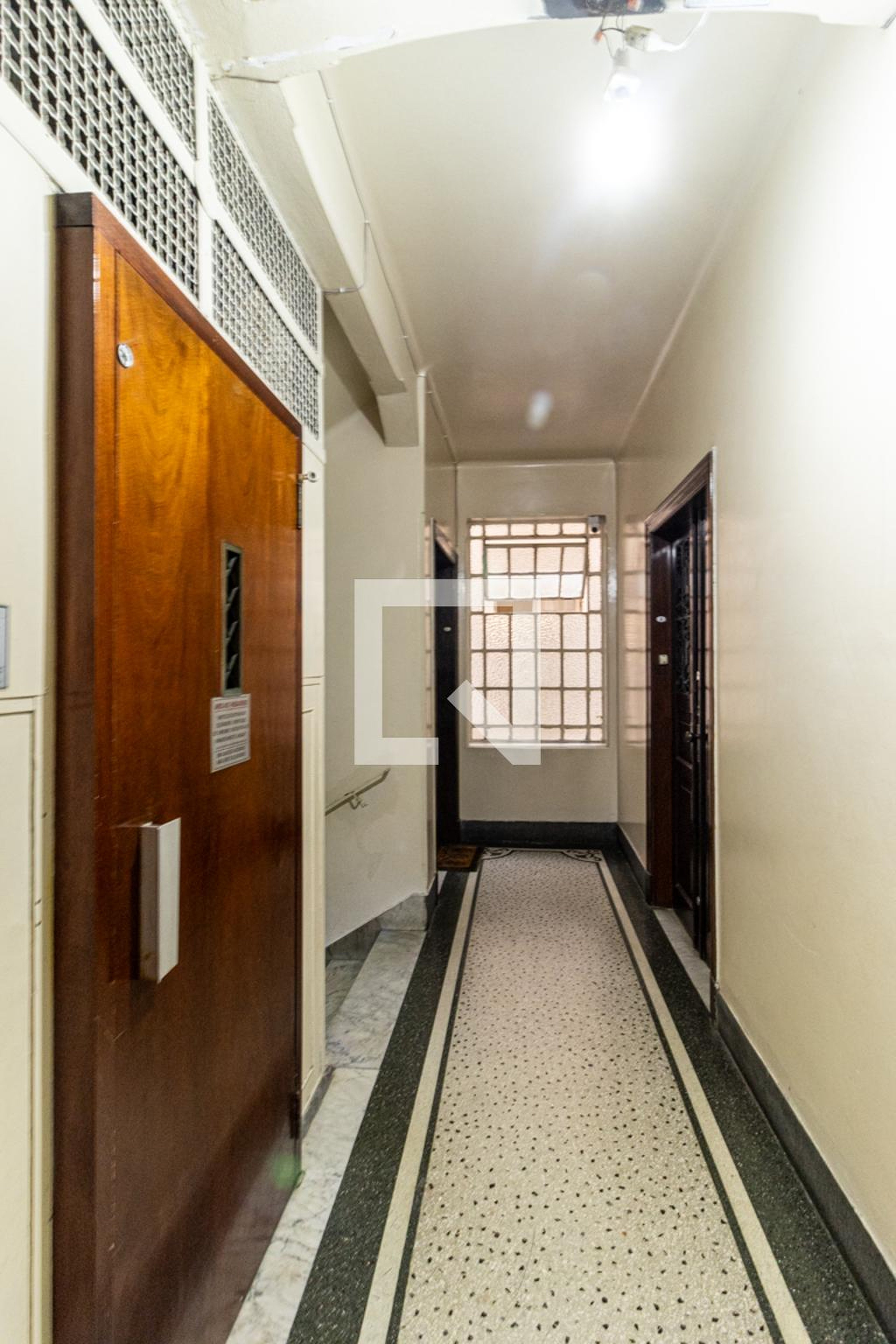 Elevador - Edifício Bracaiuva