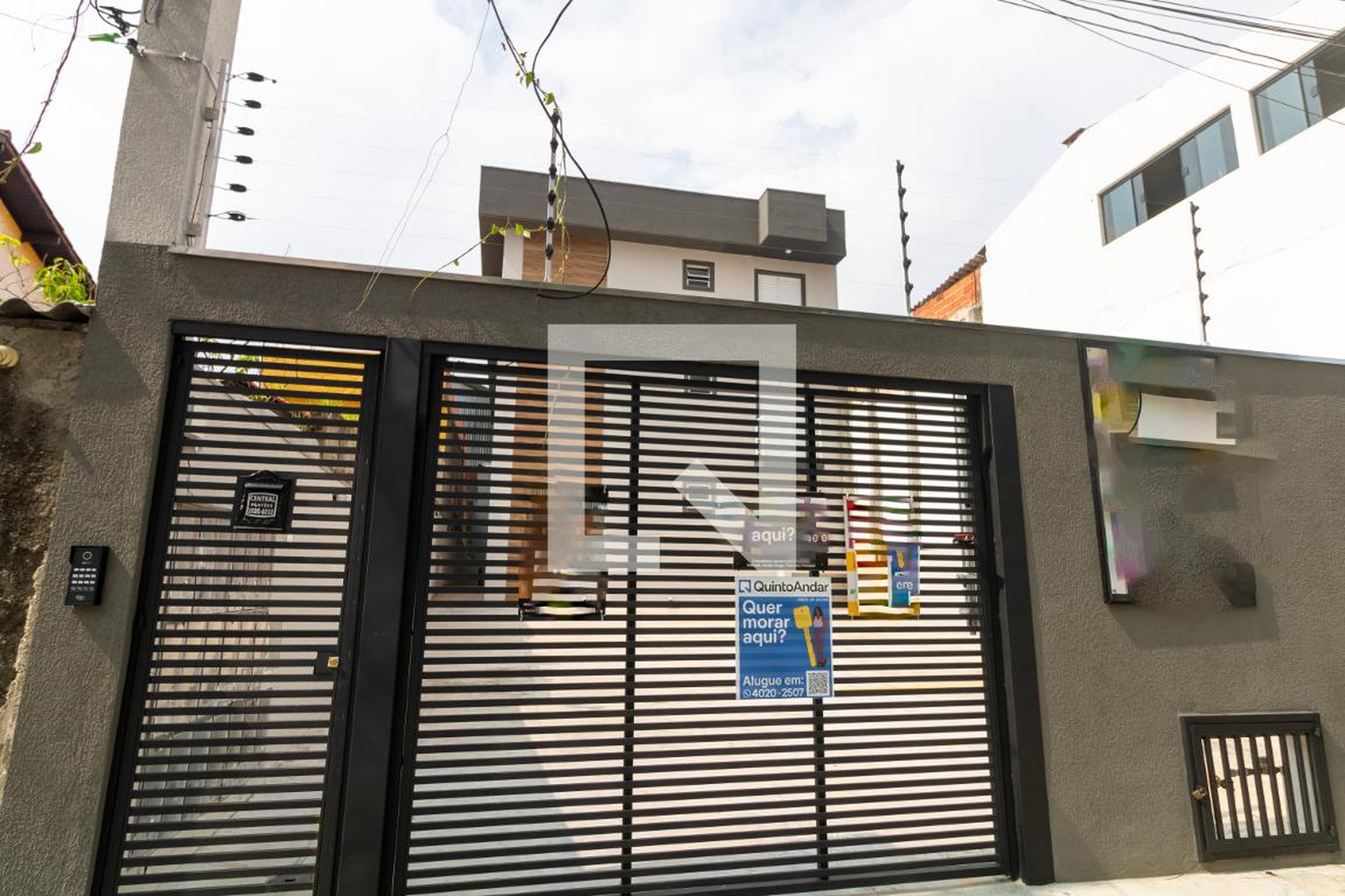 Fachada Condomínio em Rua São Pedro dos Ferros, 73