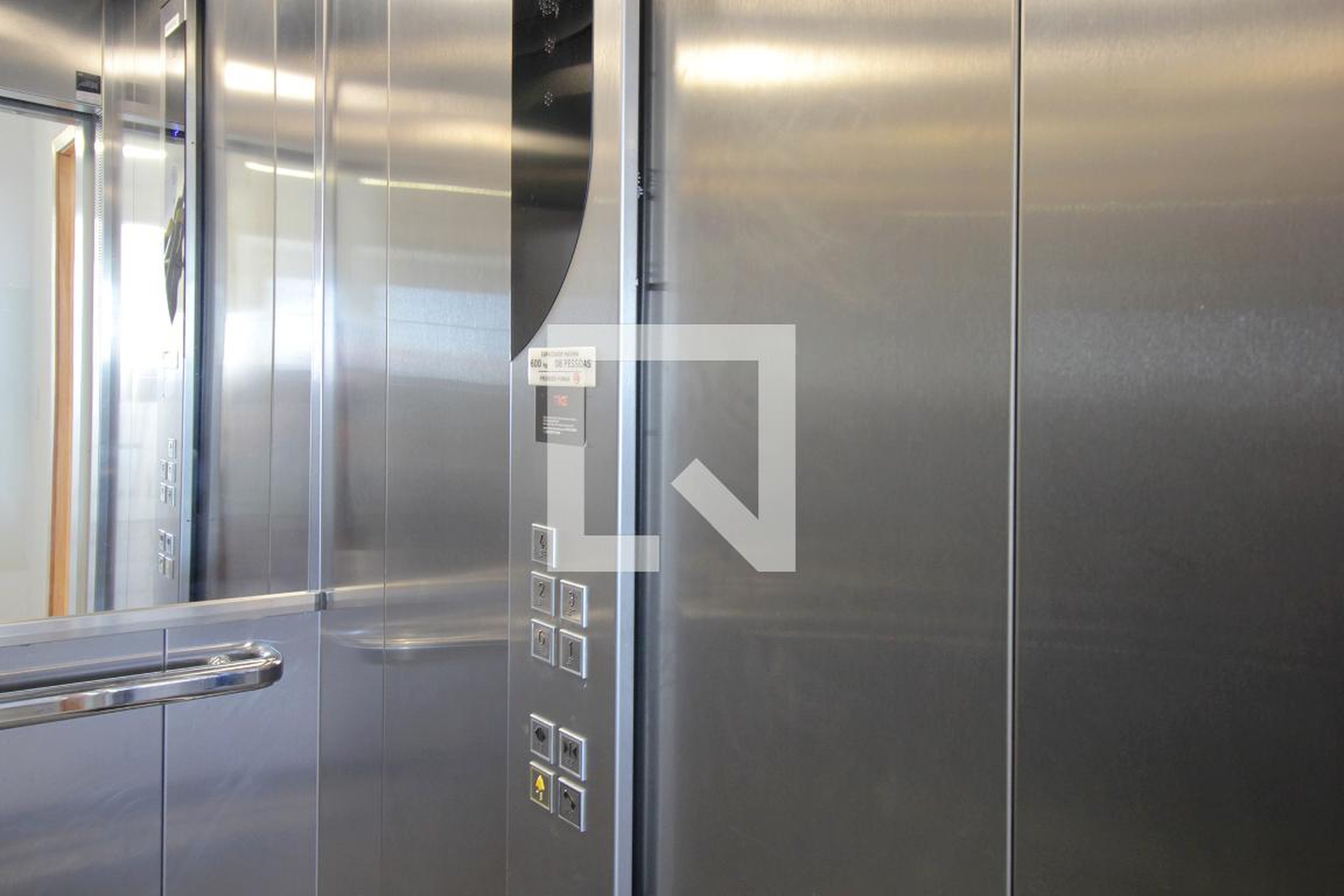 Elevador - Edifício Celia Monteiro Lobato