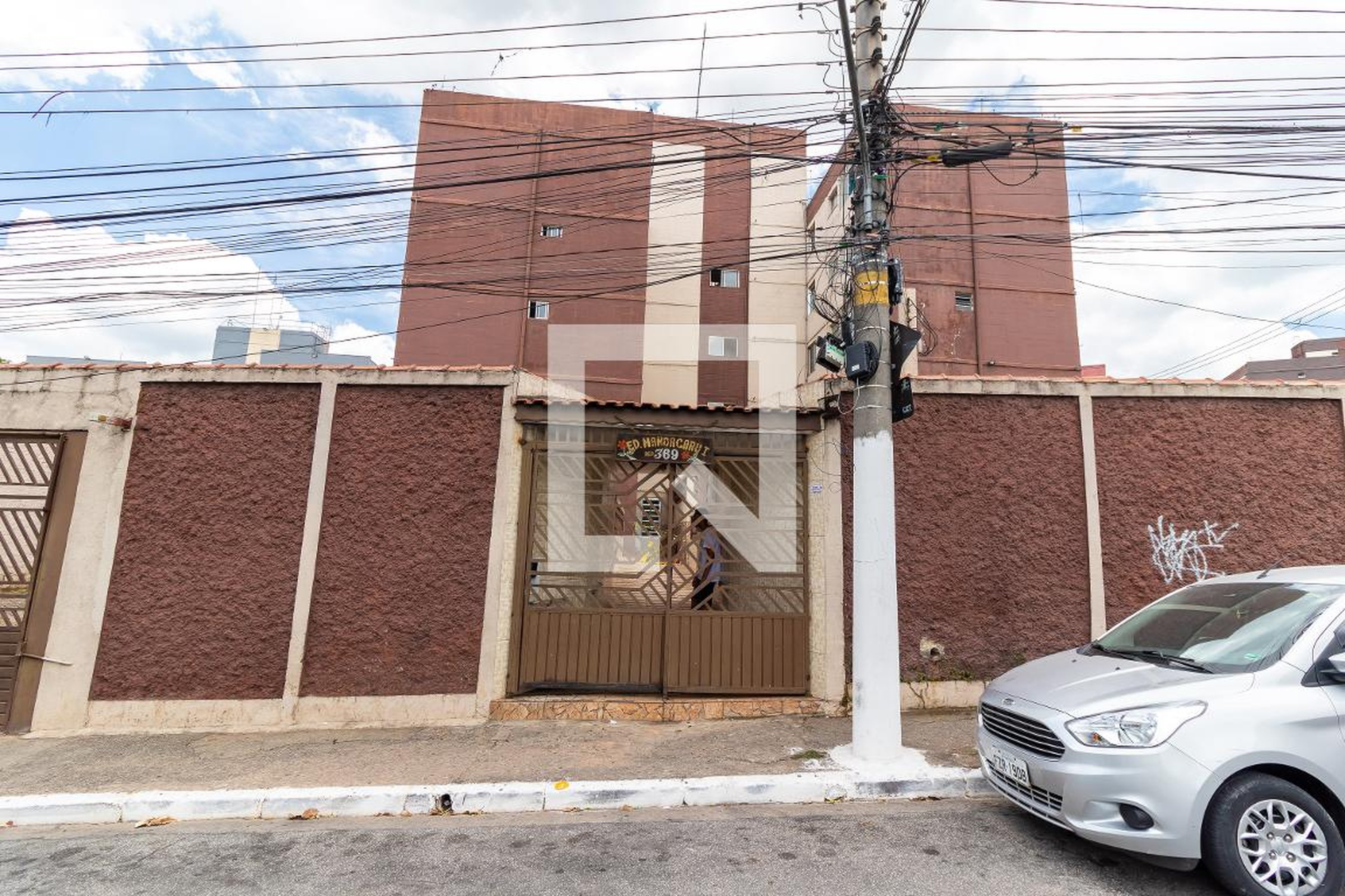 Fachada Condomínio em Rua Alfredo Ricci, 100