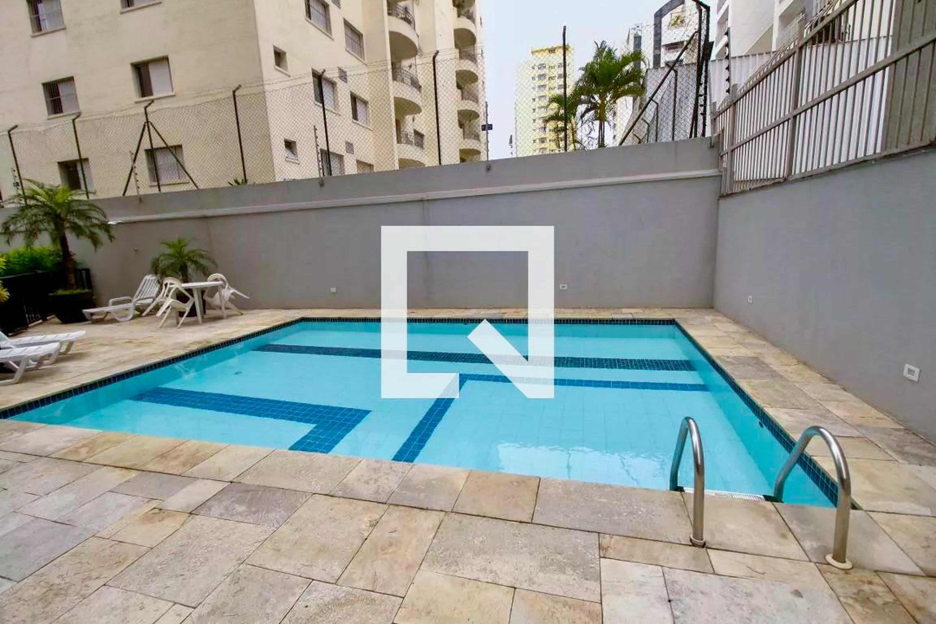 Piscina - Edficio The Waldorf