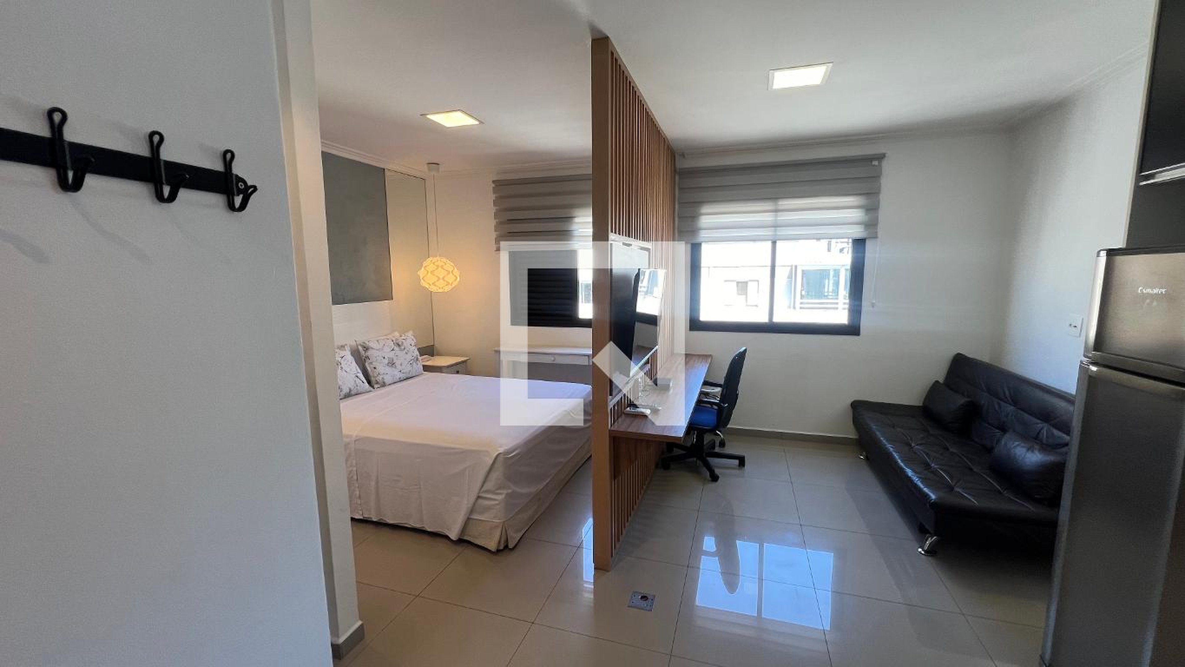 Entrada - The Advance