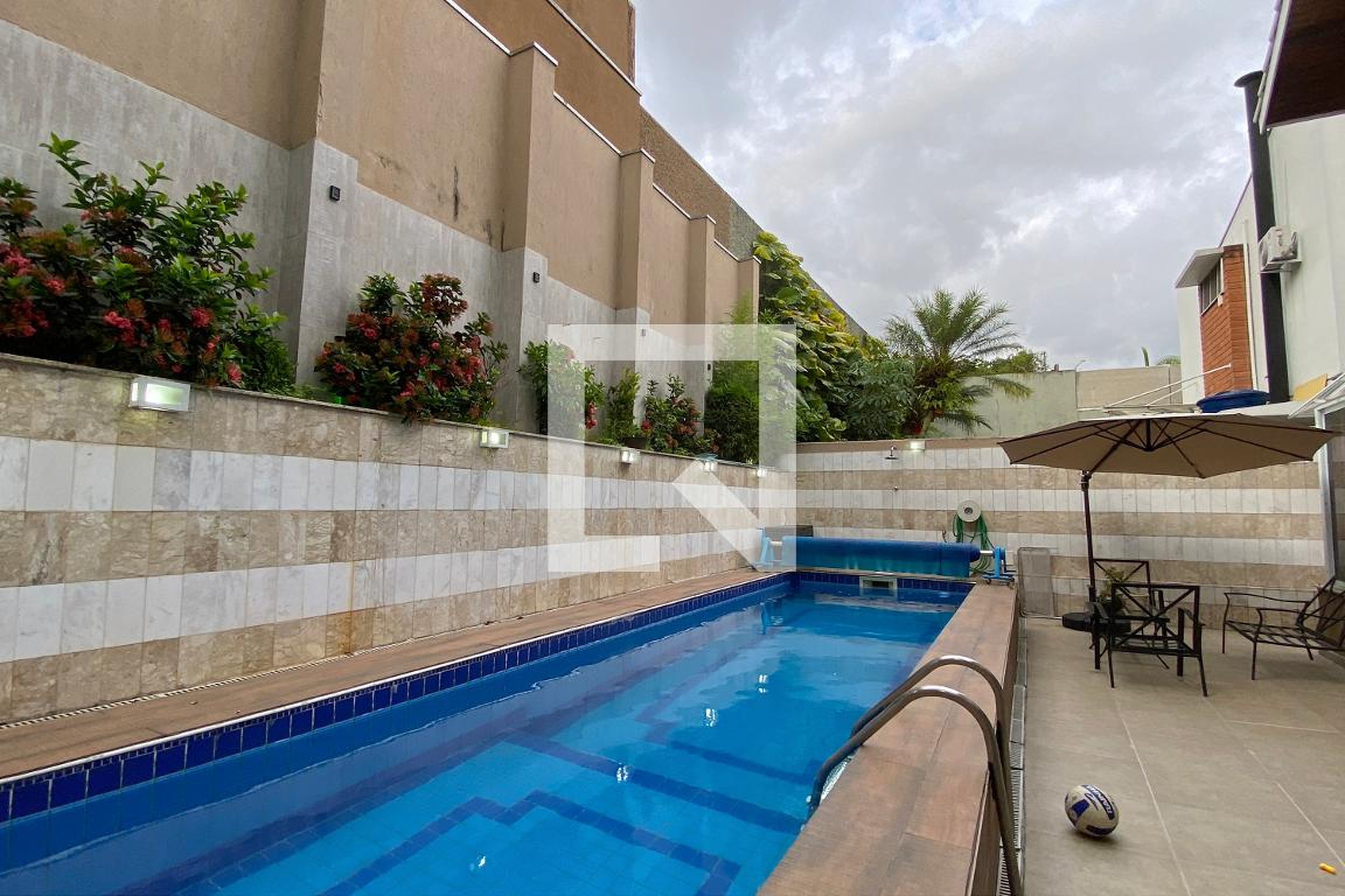 Piscina - Residencial Alphaville 03