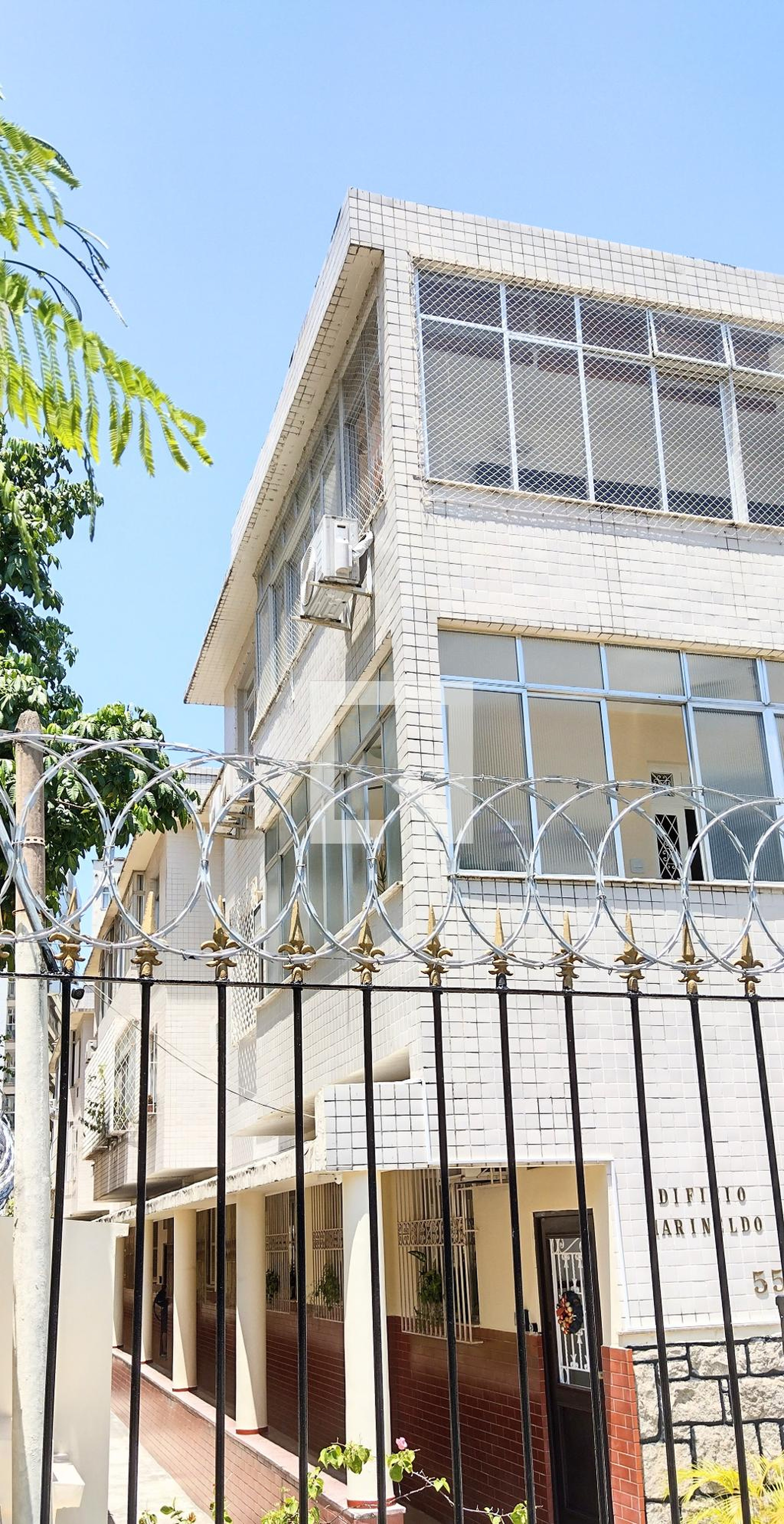 Fachada Condomínio em Rua General Polidoro, 55