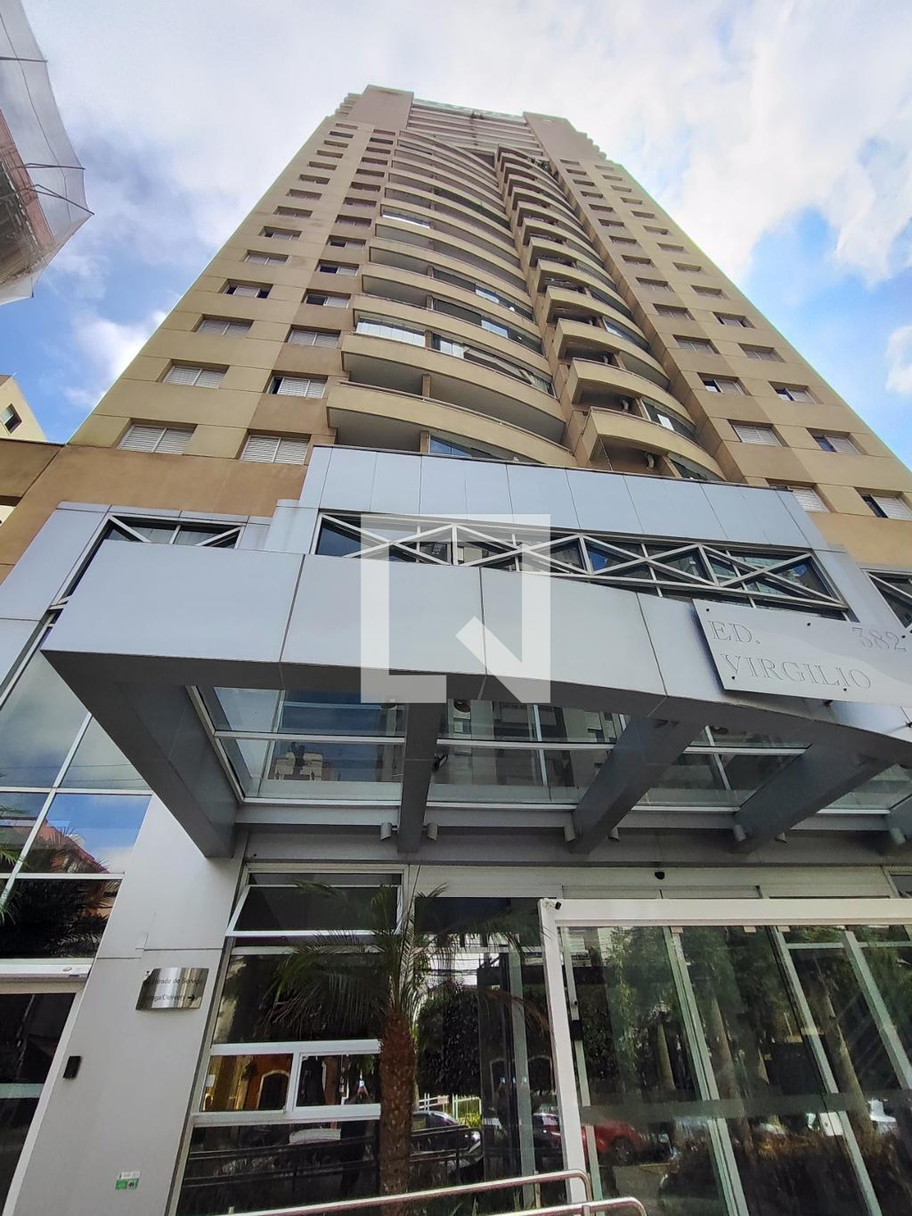 Fachada Condomínio em Rua Doutor Virgílio de Carvalho Pinto, 329