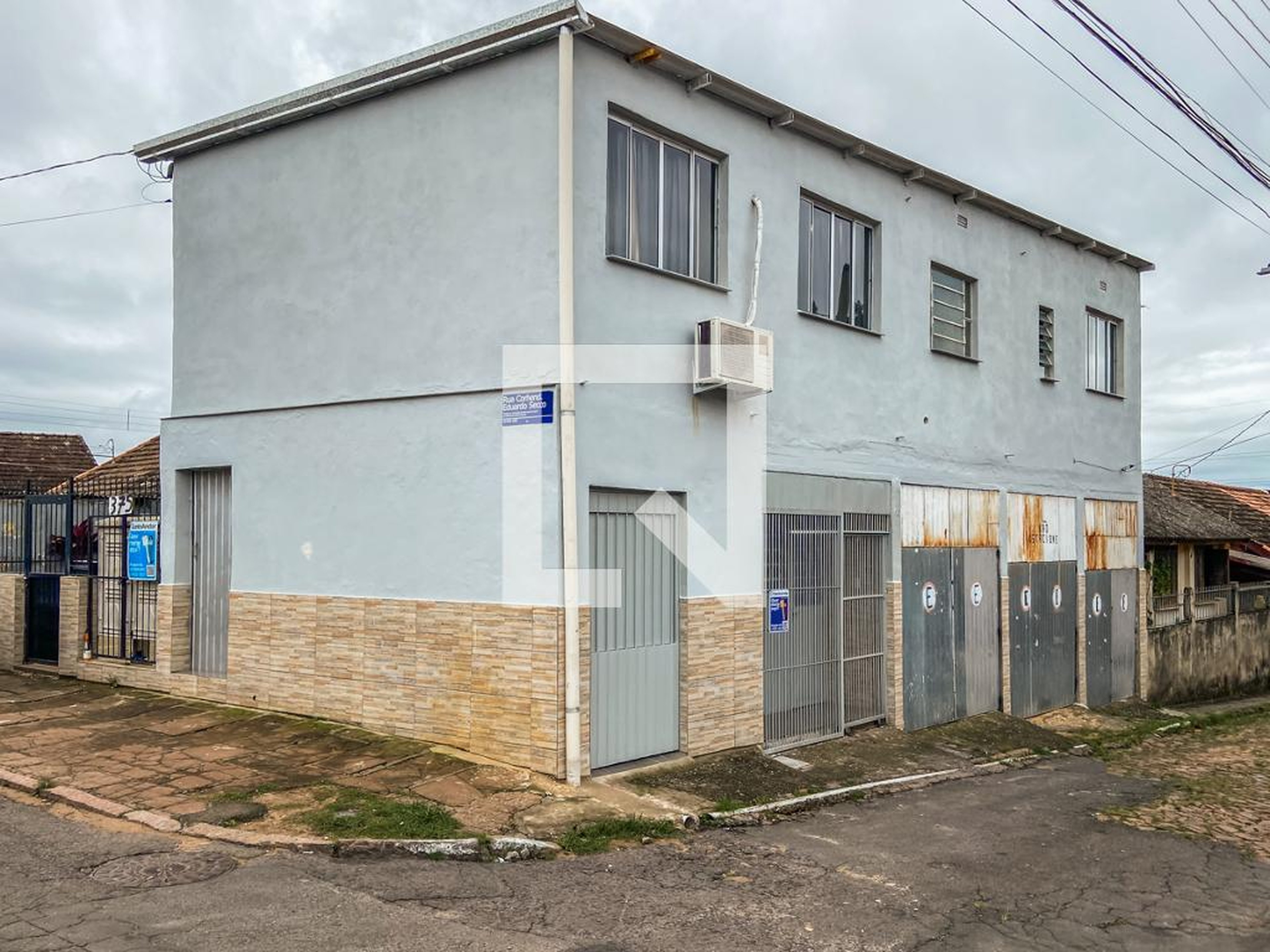 Fachada Condomínio em Rua Comendador Eduardo Secco, 375