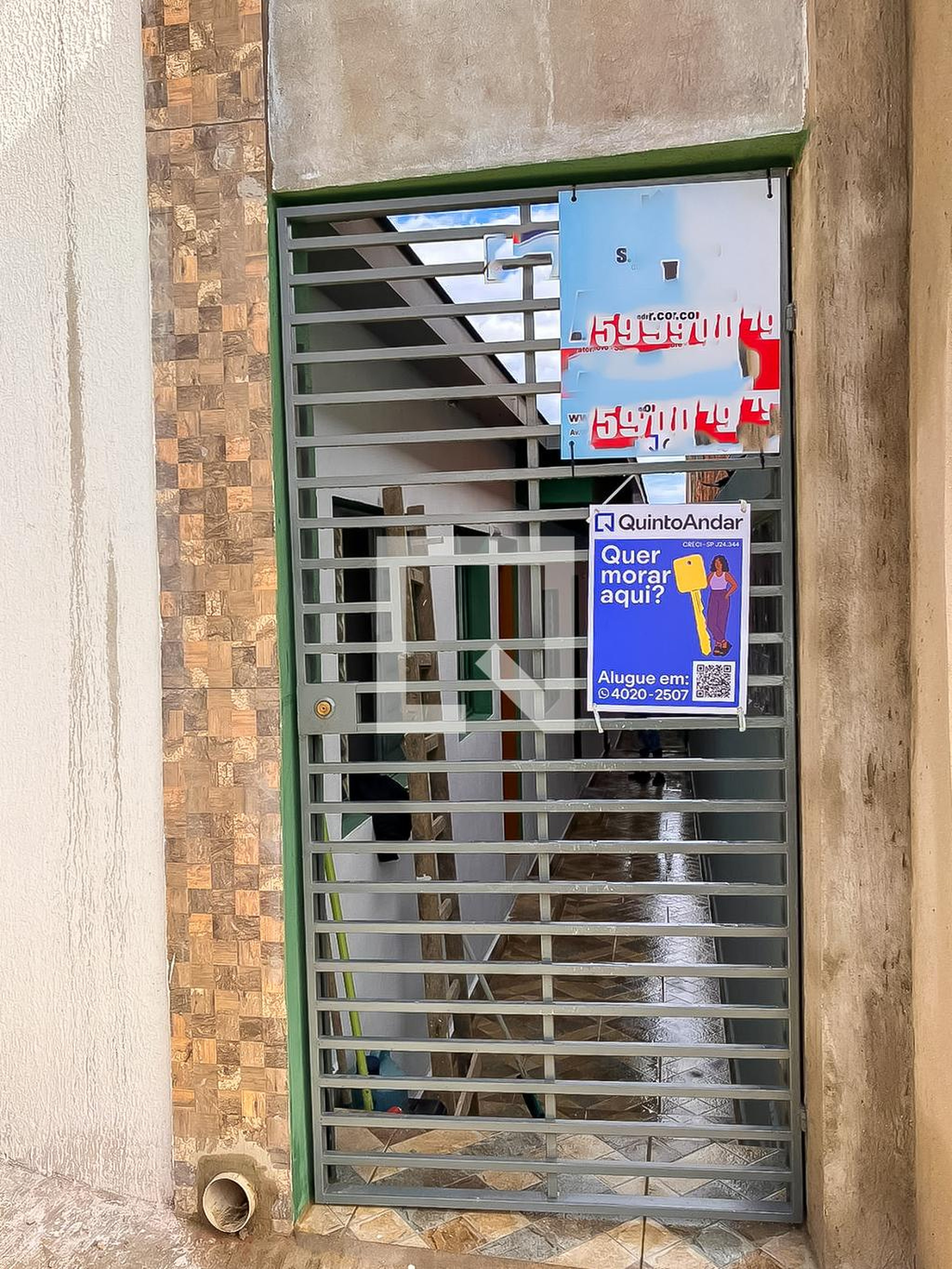 Fachada Condomínio em Rua Zéquinha de Abreu, 68