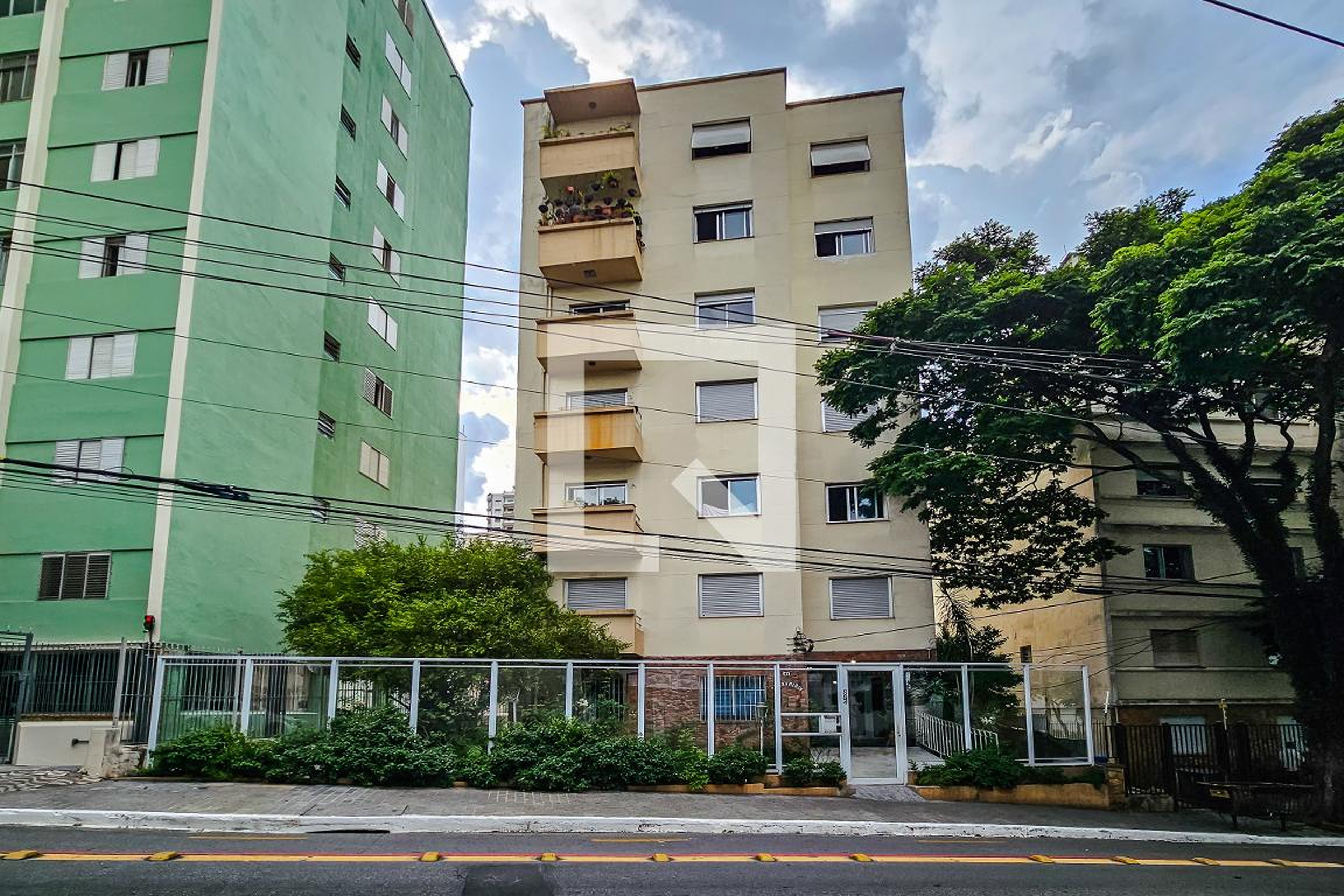 Fachada do Prédio Condomínio Guaramirim