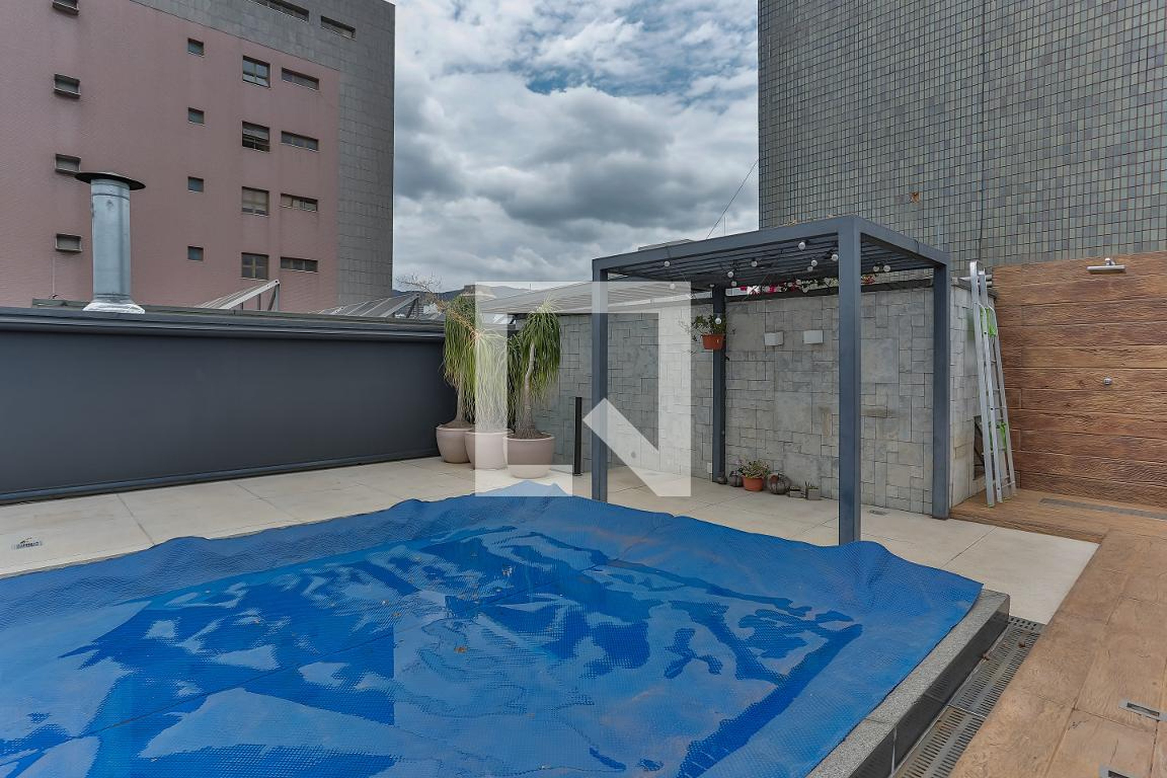 Piscina - João Arthur Ferreira