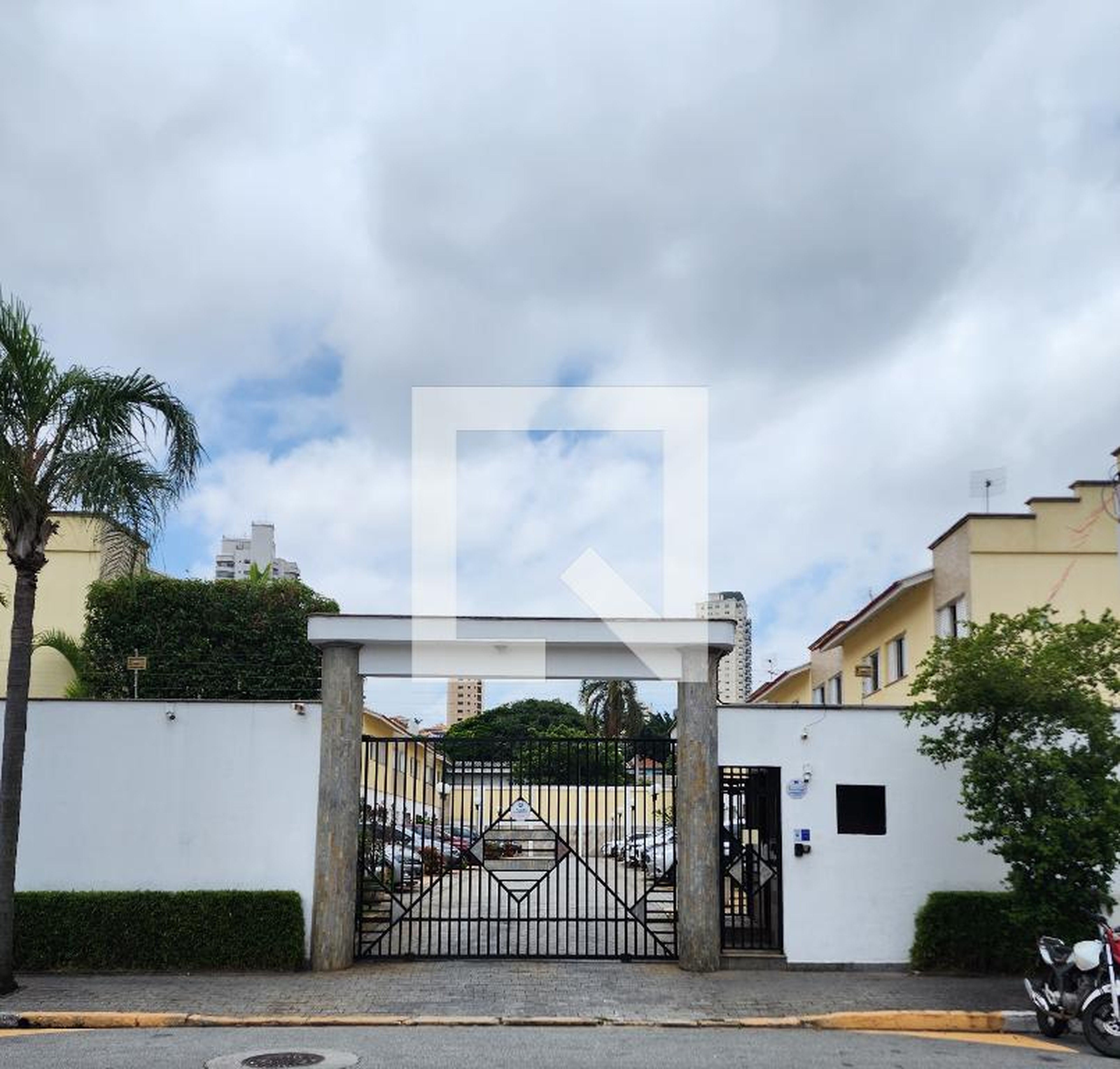 Entrada Condomínio em Rua da Gávea, 1025