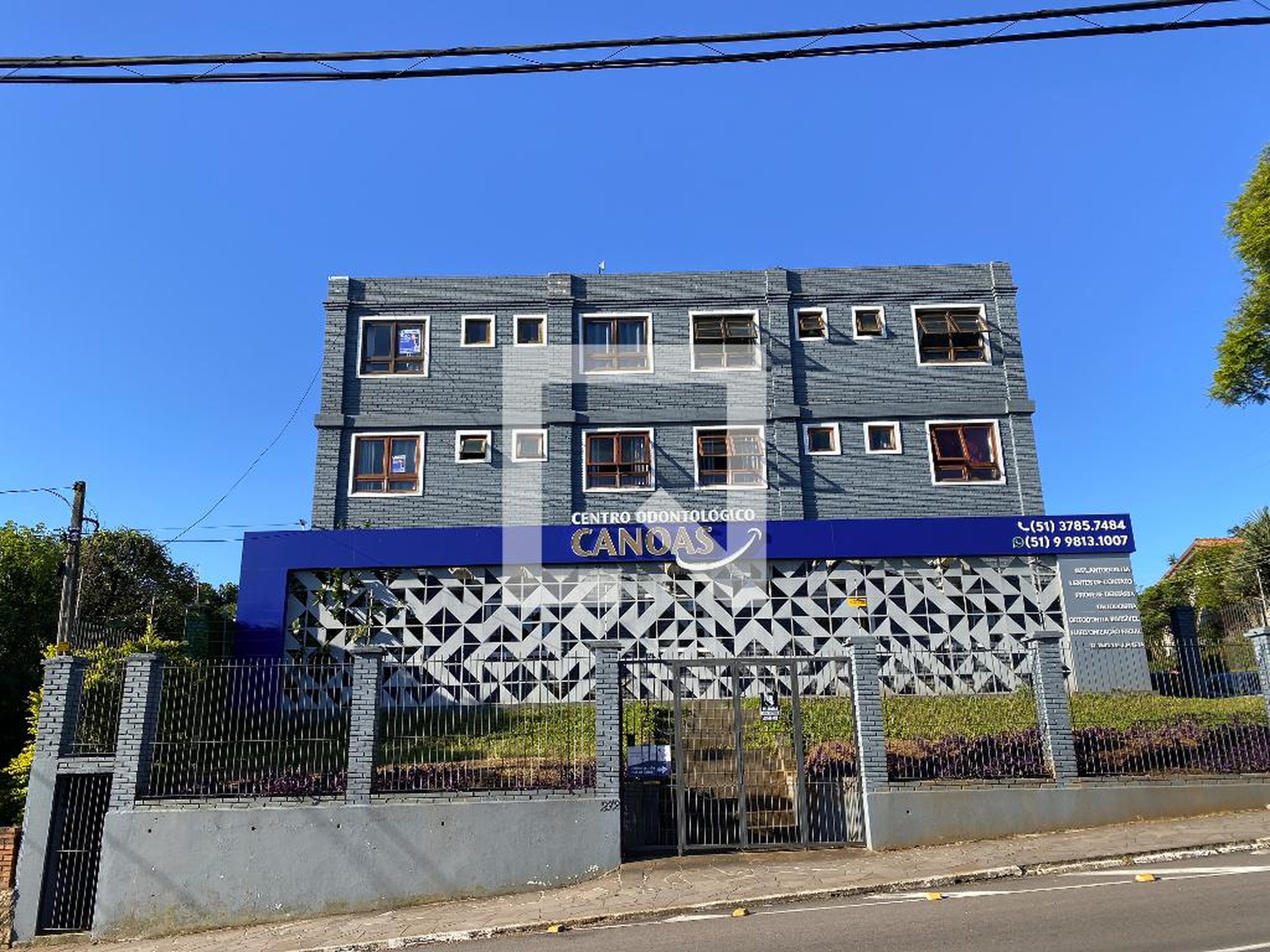 Fachada do Prédio Condomínio em Rua Canadá, 300