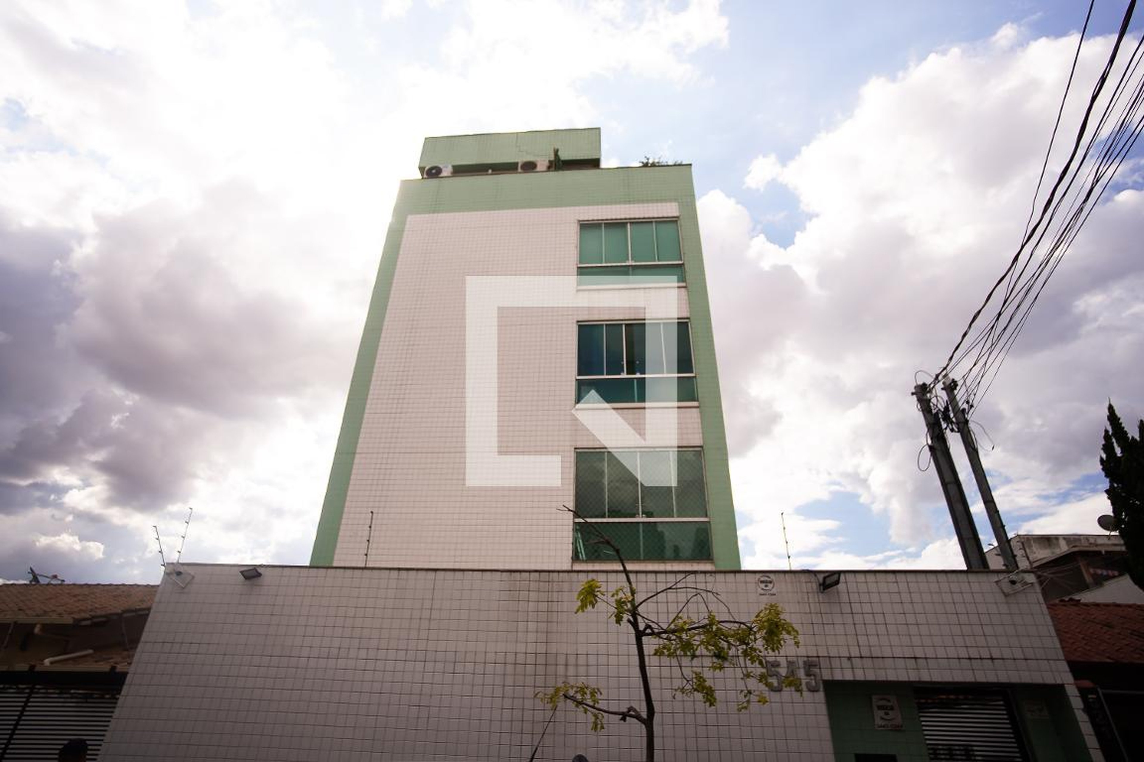 Fachada Condomínio em Rua Augusto Moreira, 545