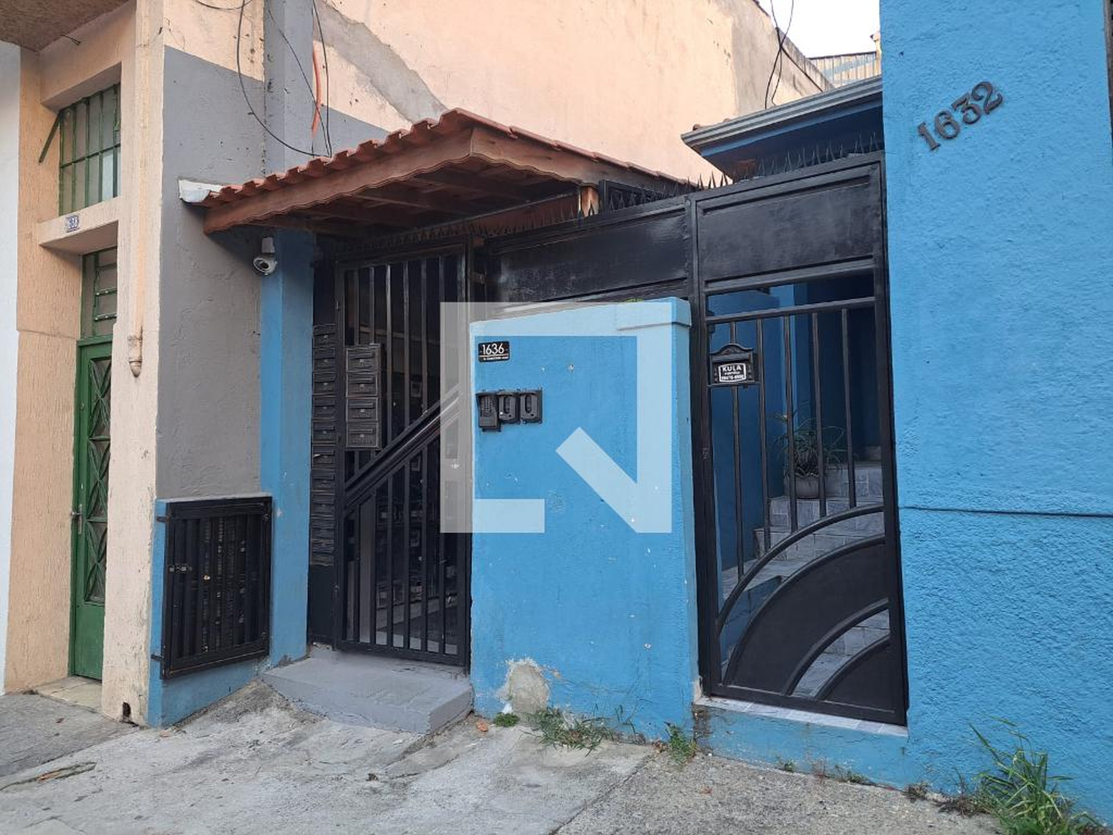 Fachada Condomínio em Avenida General Ataliba Leonel, 1636