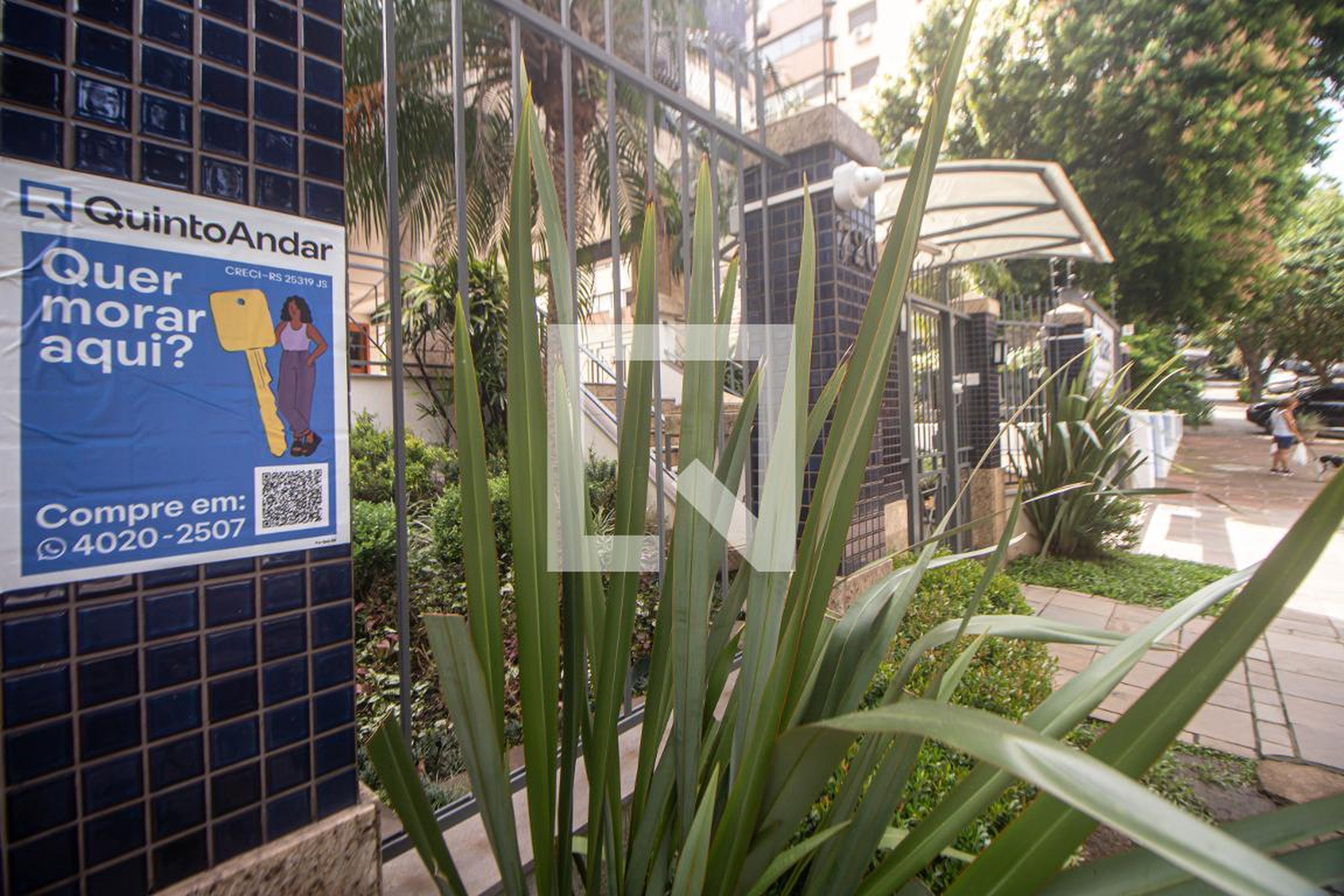 Fachada Condomínio em Rua Carlos Von Koseritz, 720