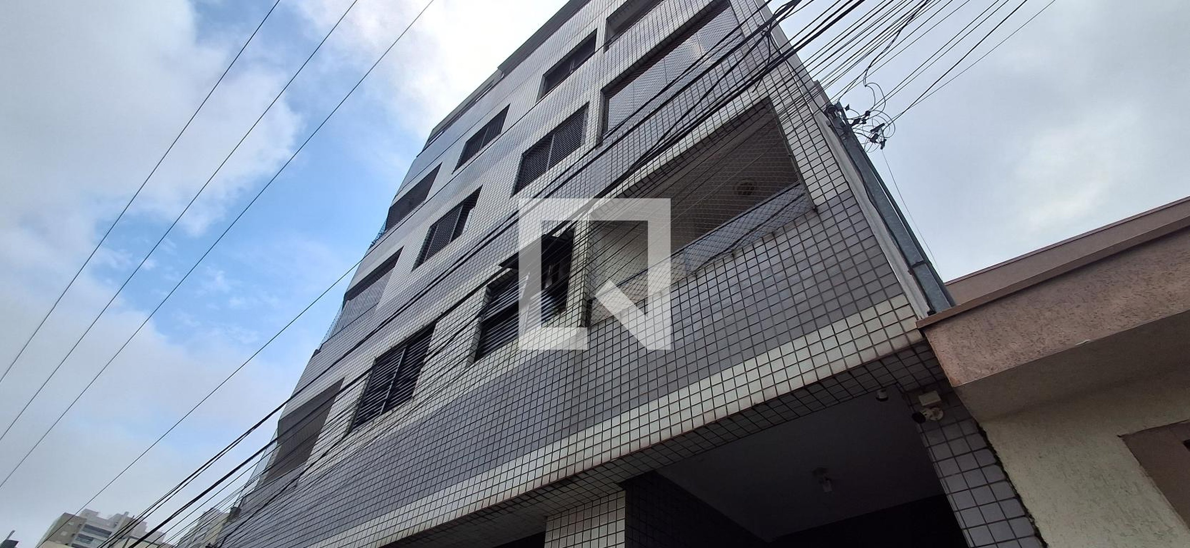 Fachada Condomínio em Rua Ivaí, 812