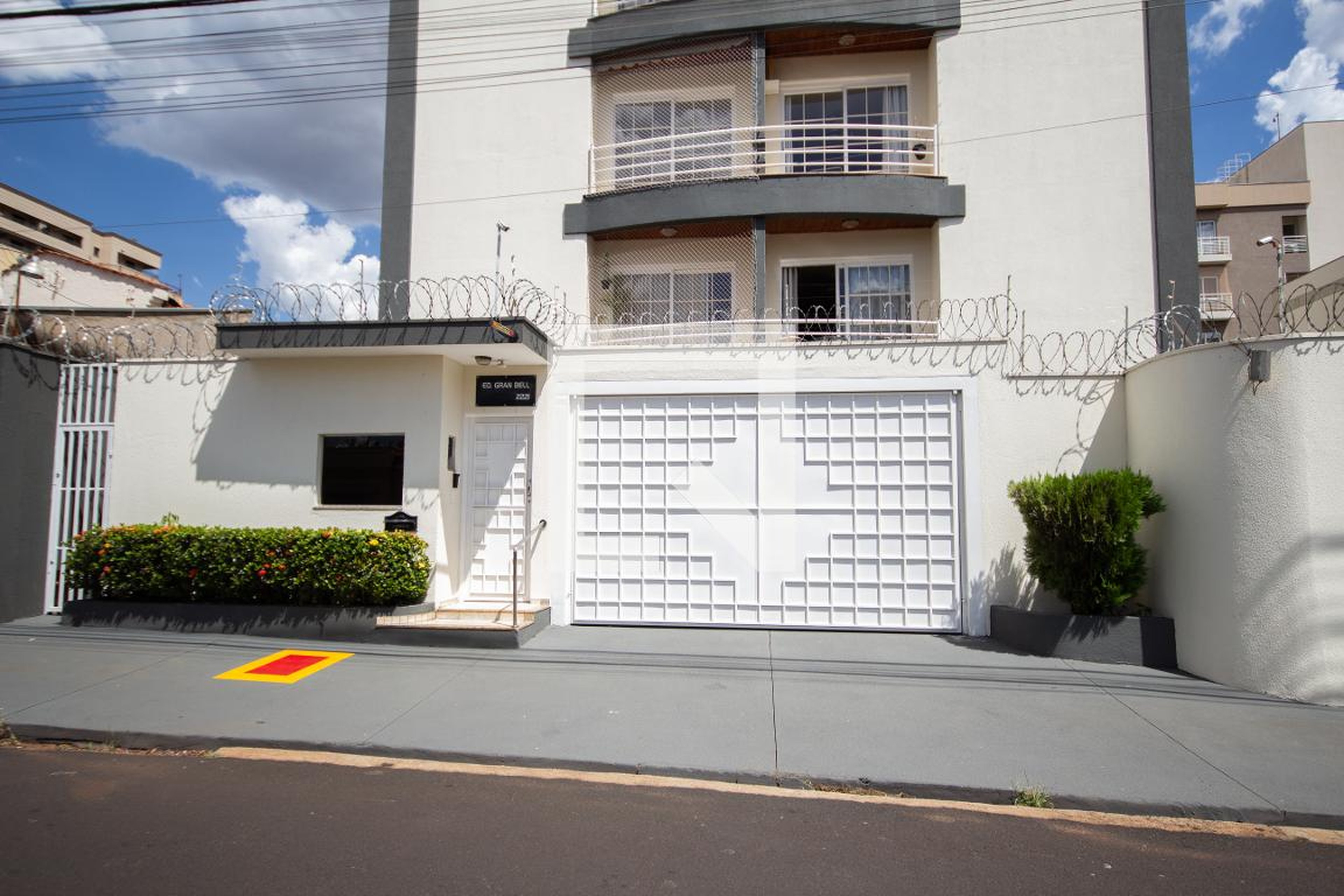 Fachada Condomínio Gran Bell