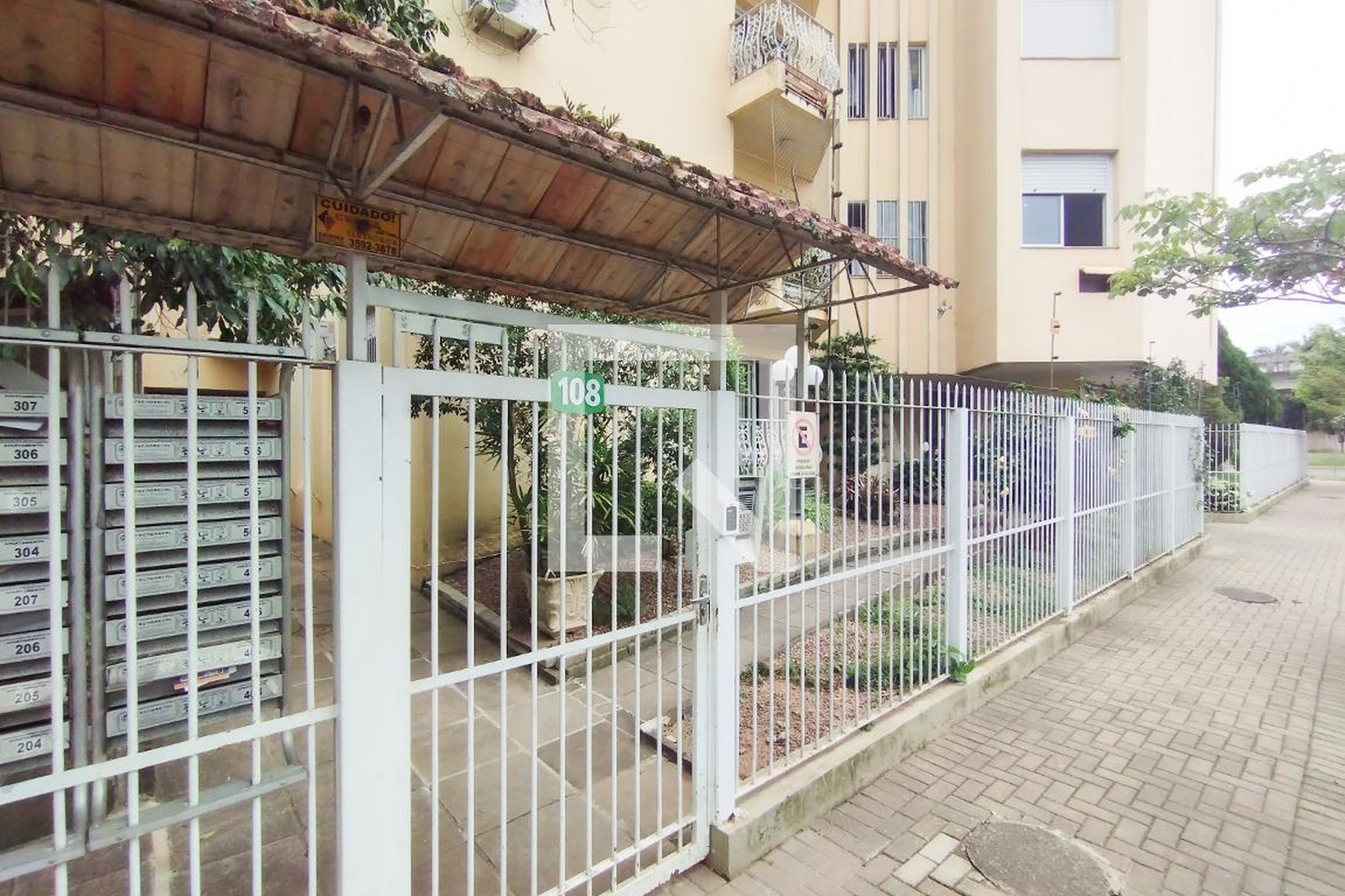 Fachada Condomínio em Rua André Rebouças, 108