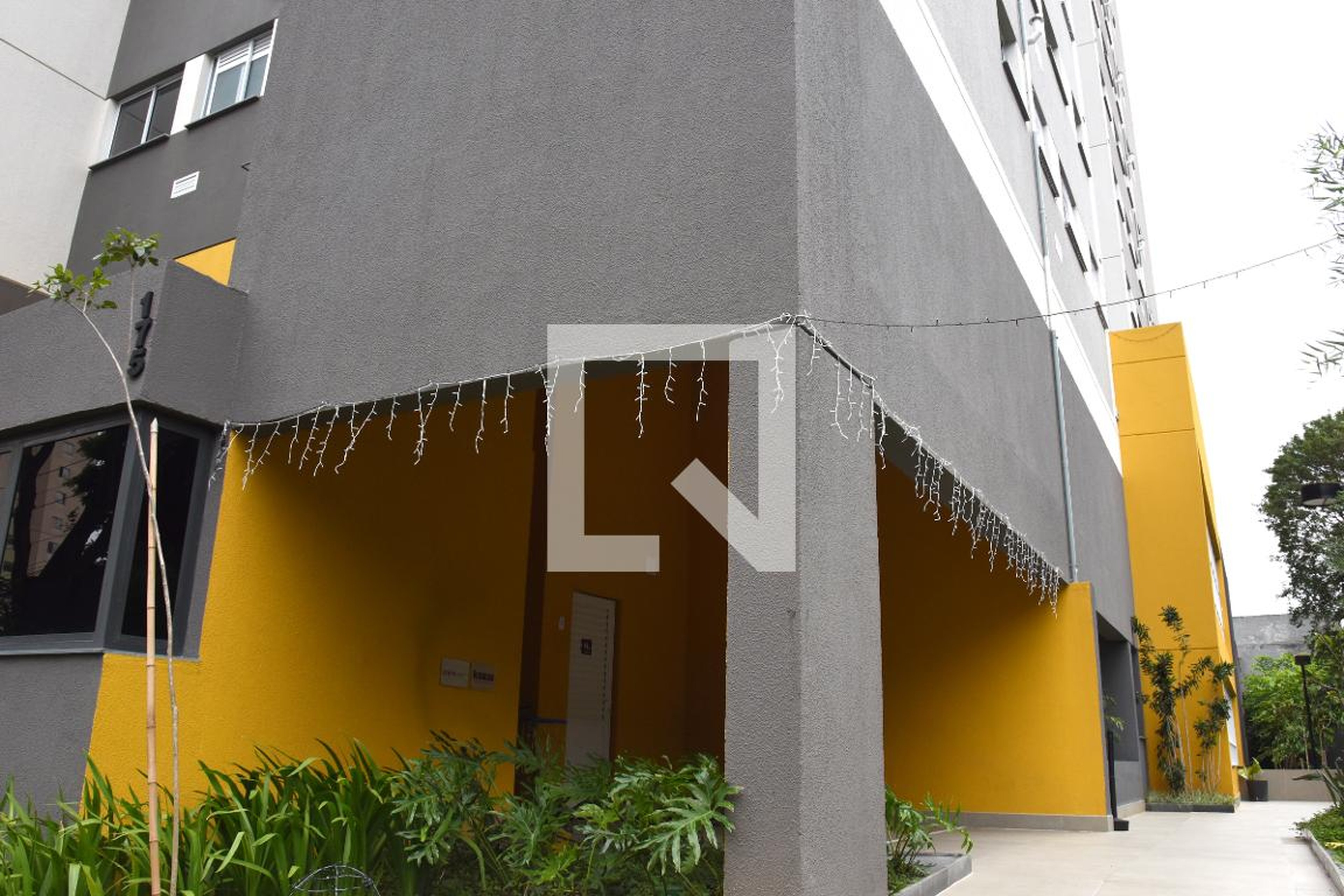 Fachada do Prédio Condomínio K Cupecê