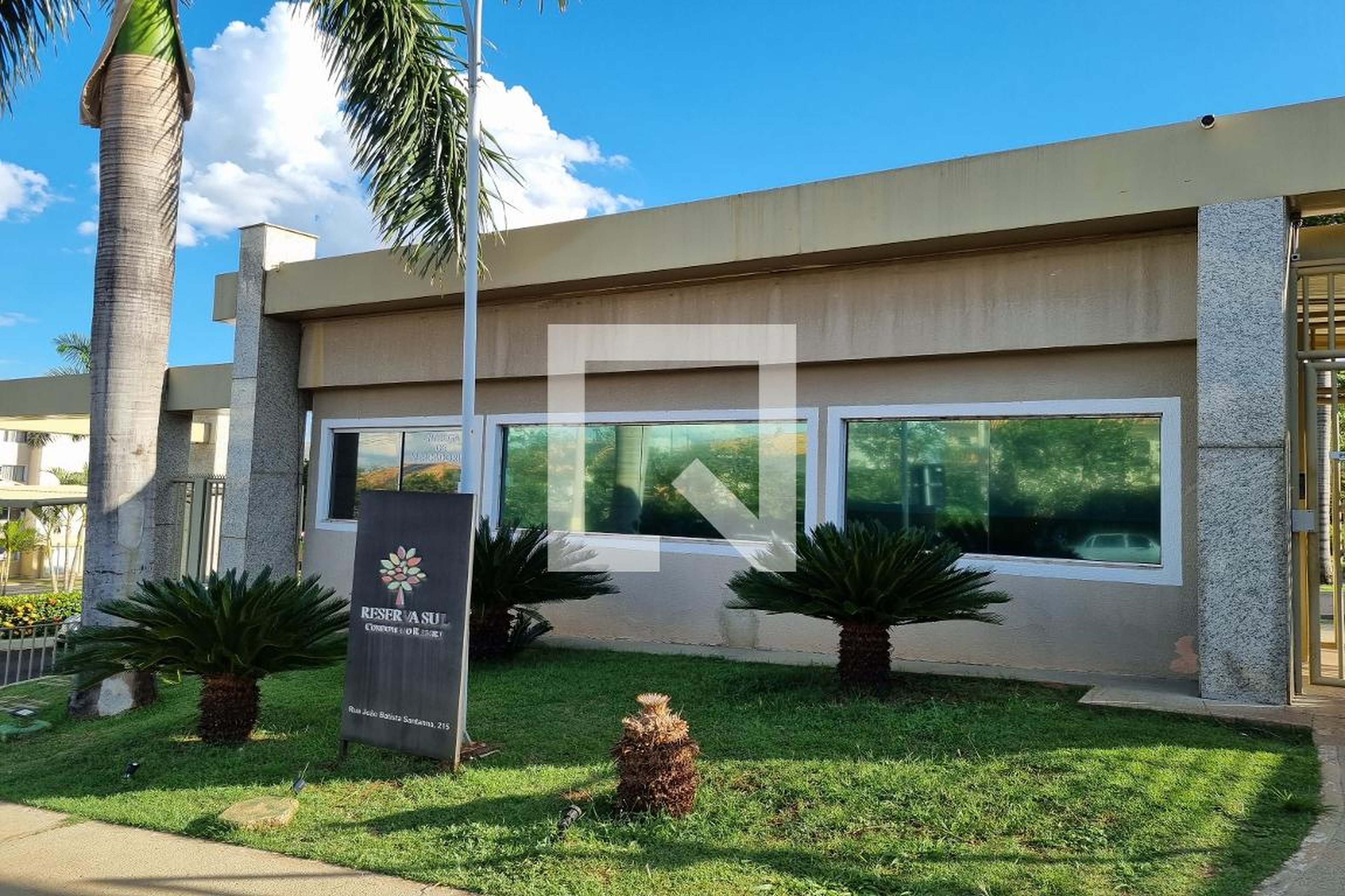 Fachada Condomínio em Rua João Batista Santanna, 208