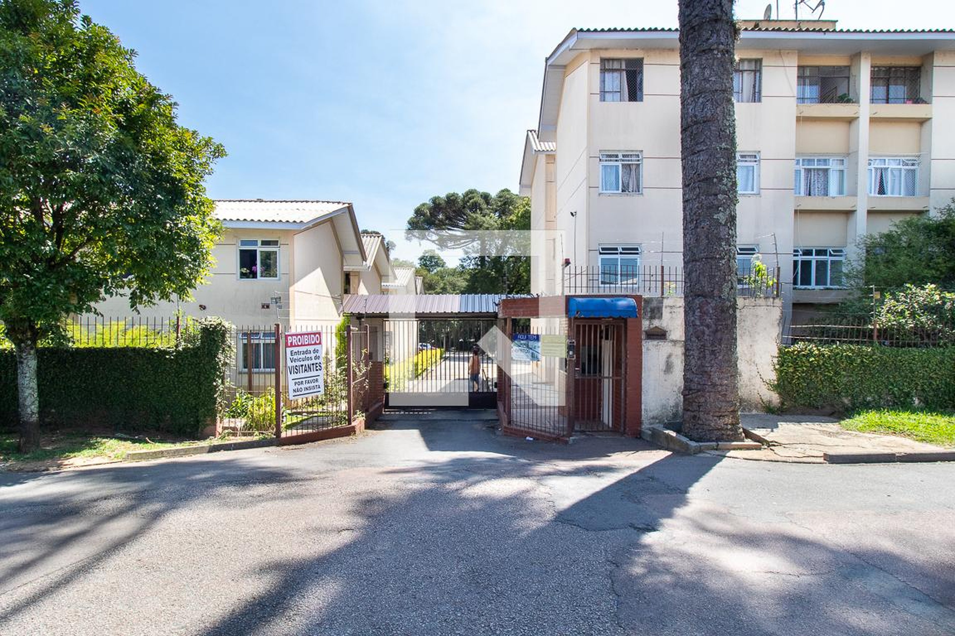 Fachada do condomínio Condomínio em Rua Nicolau Vorobi, 655