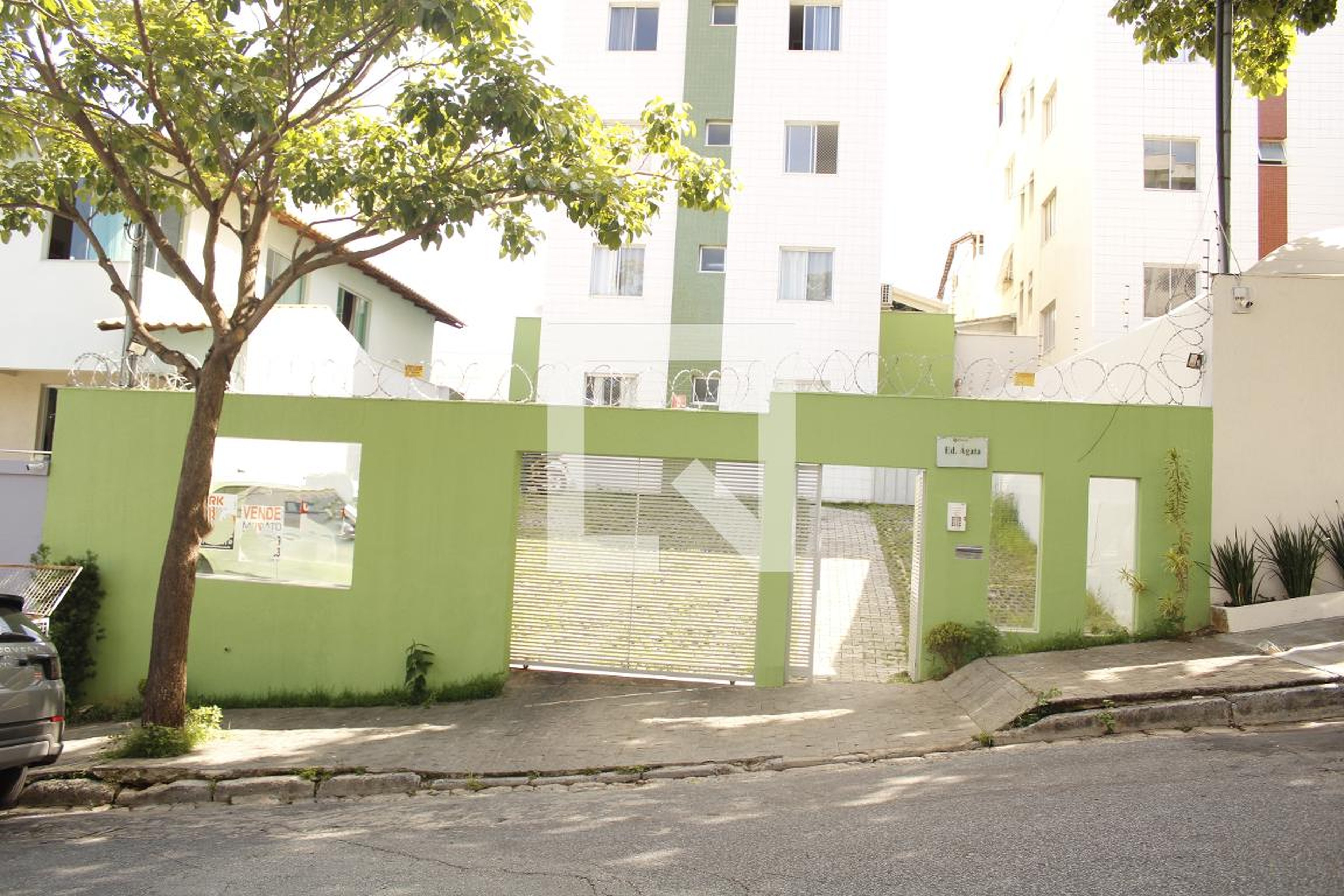 Fachada do Prédio Condomínio em Alameda dos Pelicanos, 69