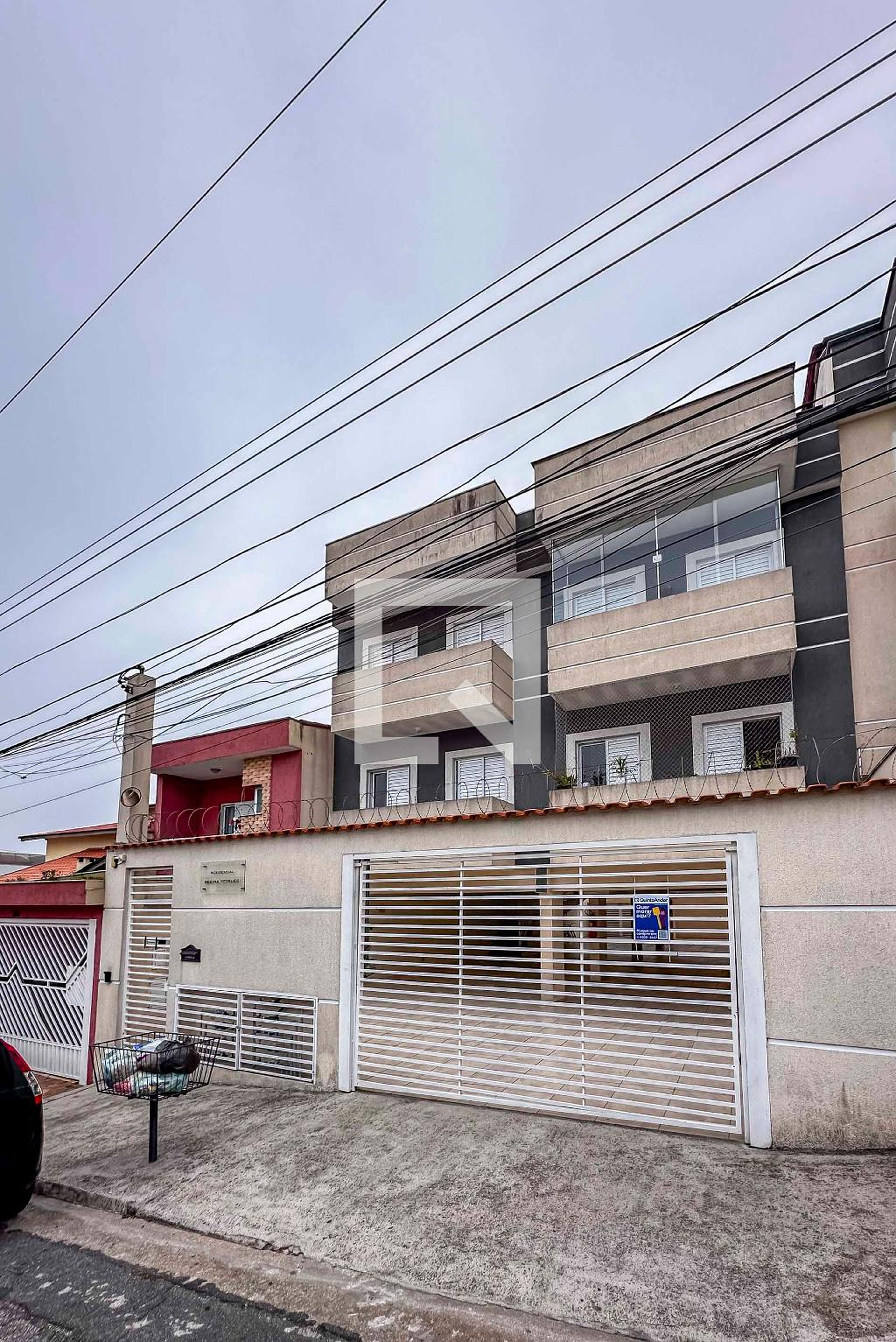 Fachada Condomínio em Rua Carneiro Leão, 114
