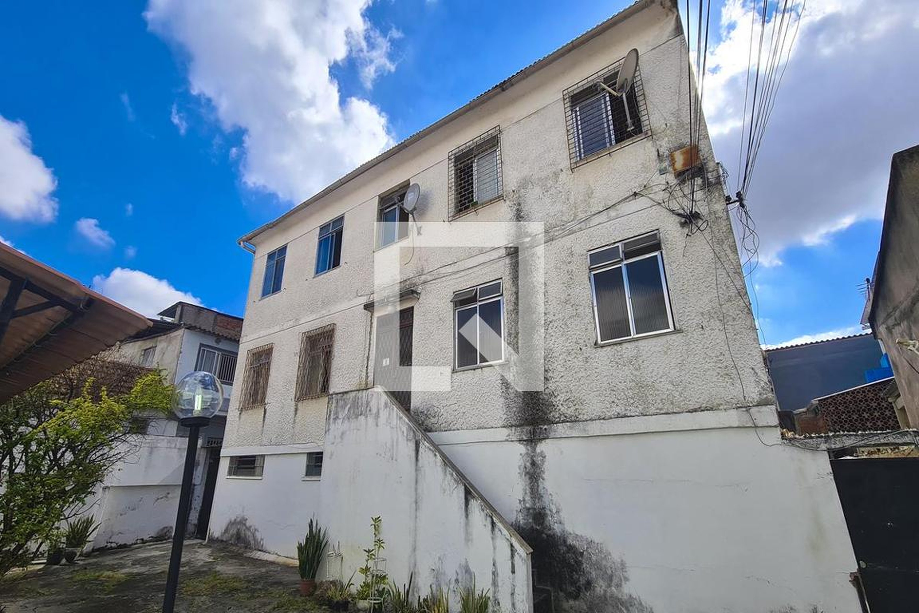 Fachada Condomínio em Rua Emílio de Meneses, 50