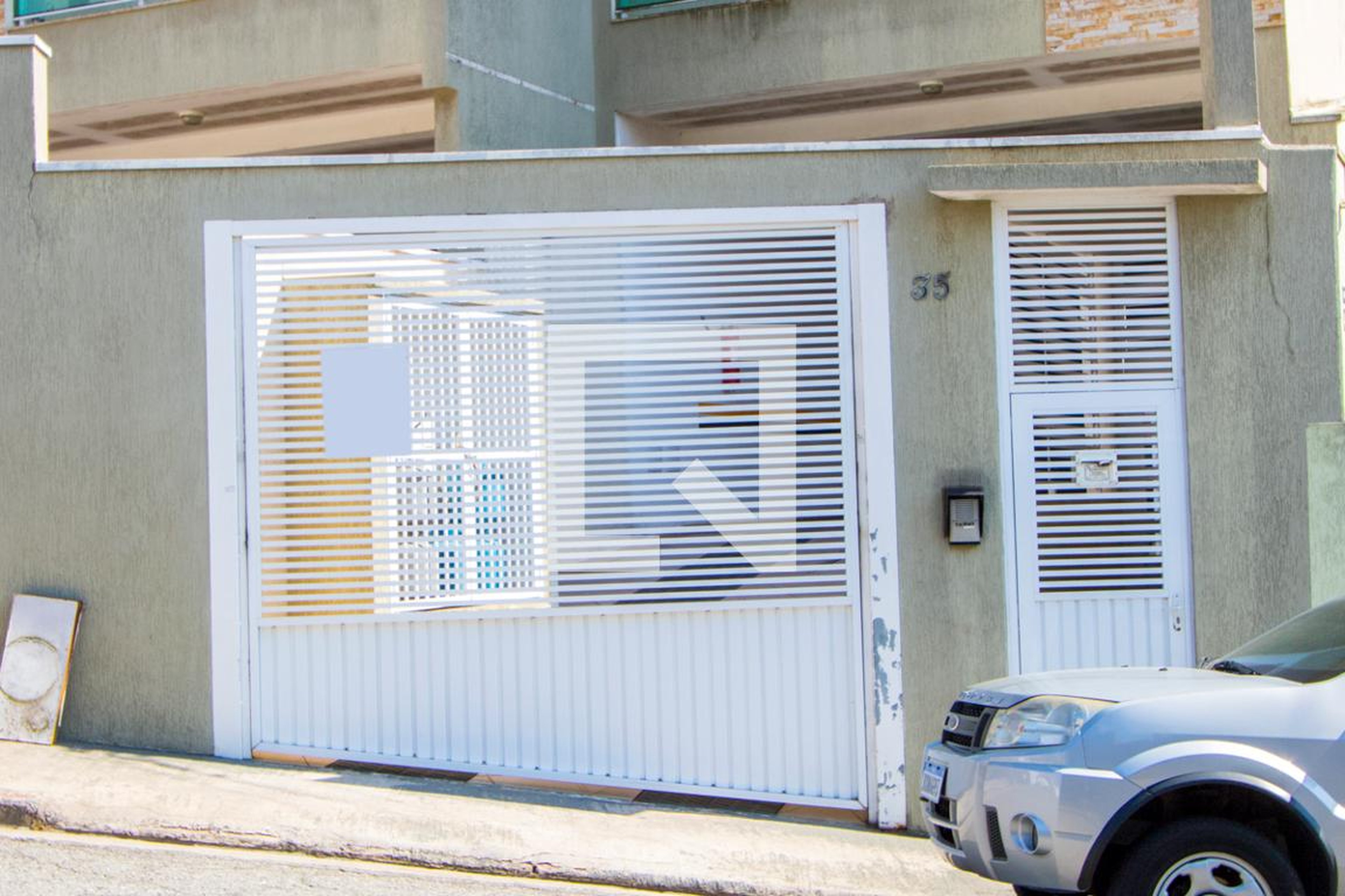 Fachada Condomínio em R. do Salto, 35