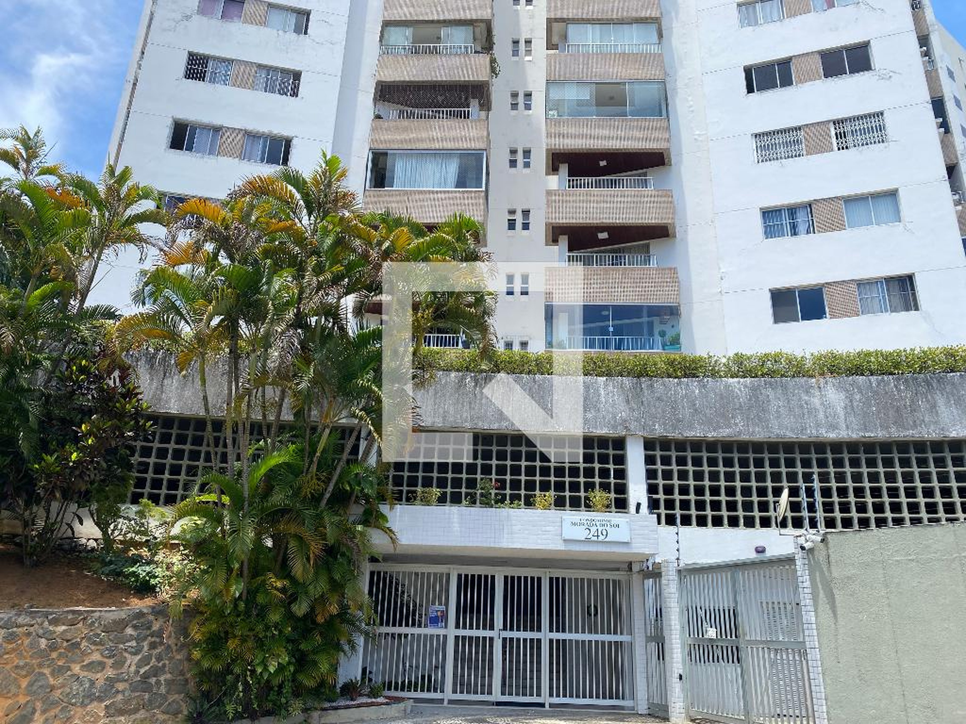 Fachada Condomínio em Rua Cael, 249